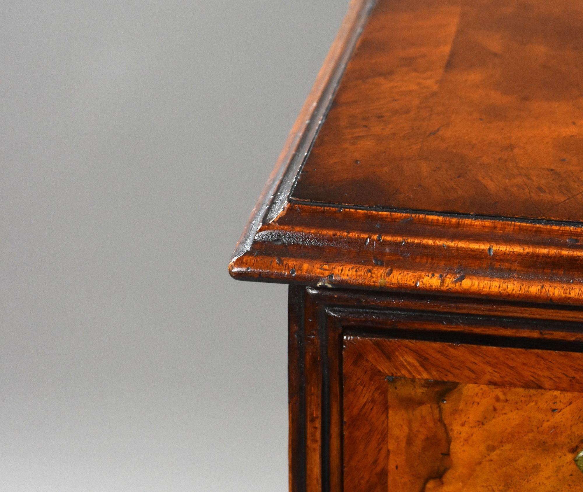George III Burr Walnut Chest of Drawers For Sale 4
