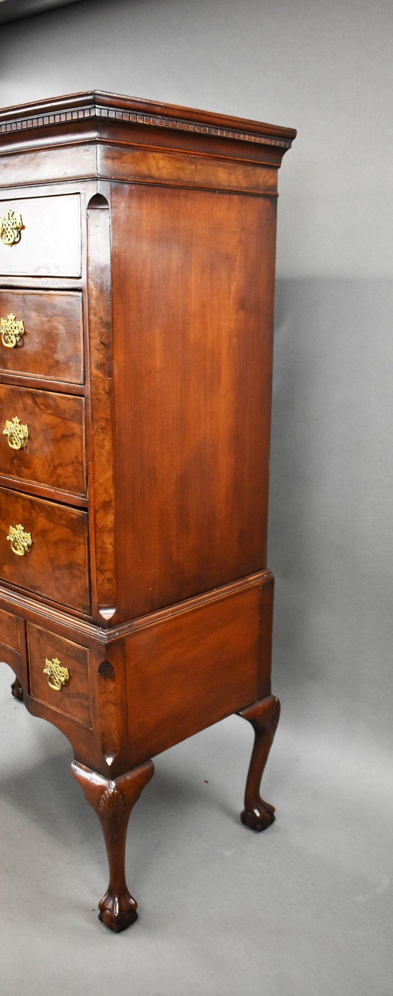 George III Burr Walnut Chest on Stand In Good Condition In Chelmsford, Essex