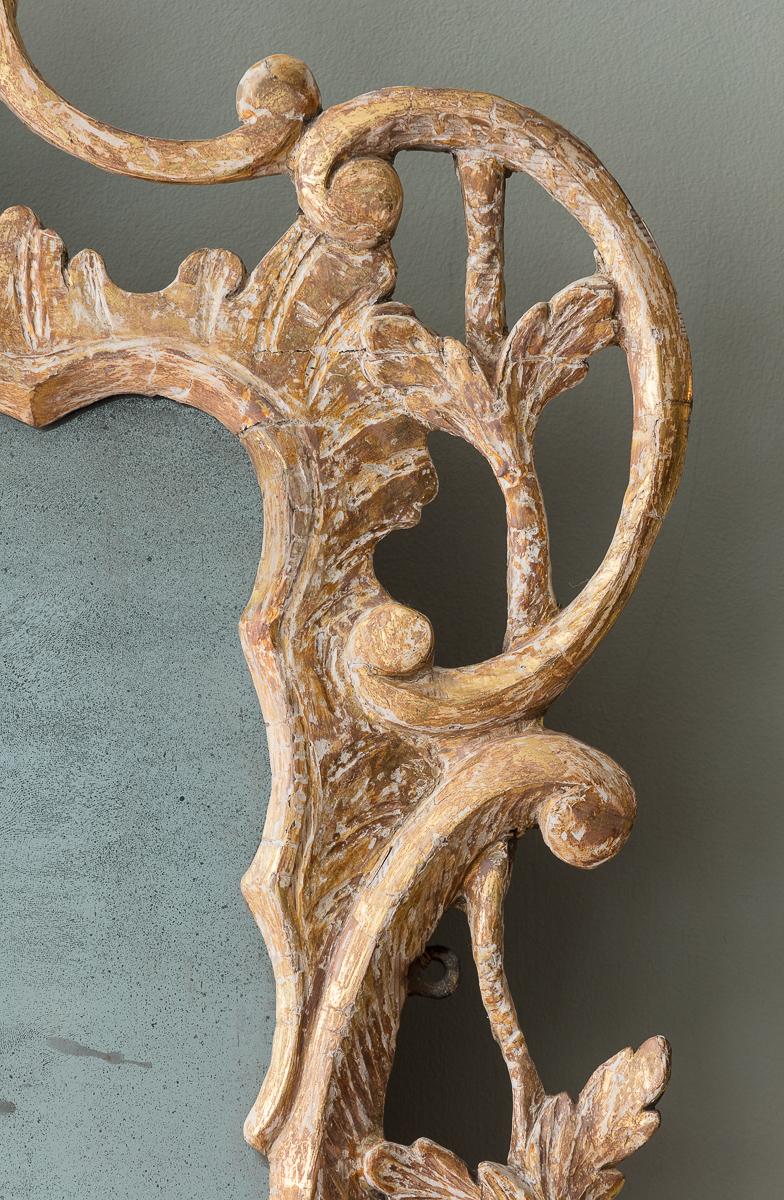 18th Century George III Carved and Giltwood Mirror For Sale