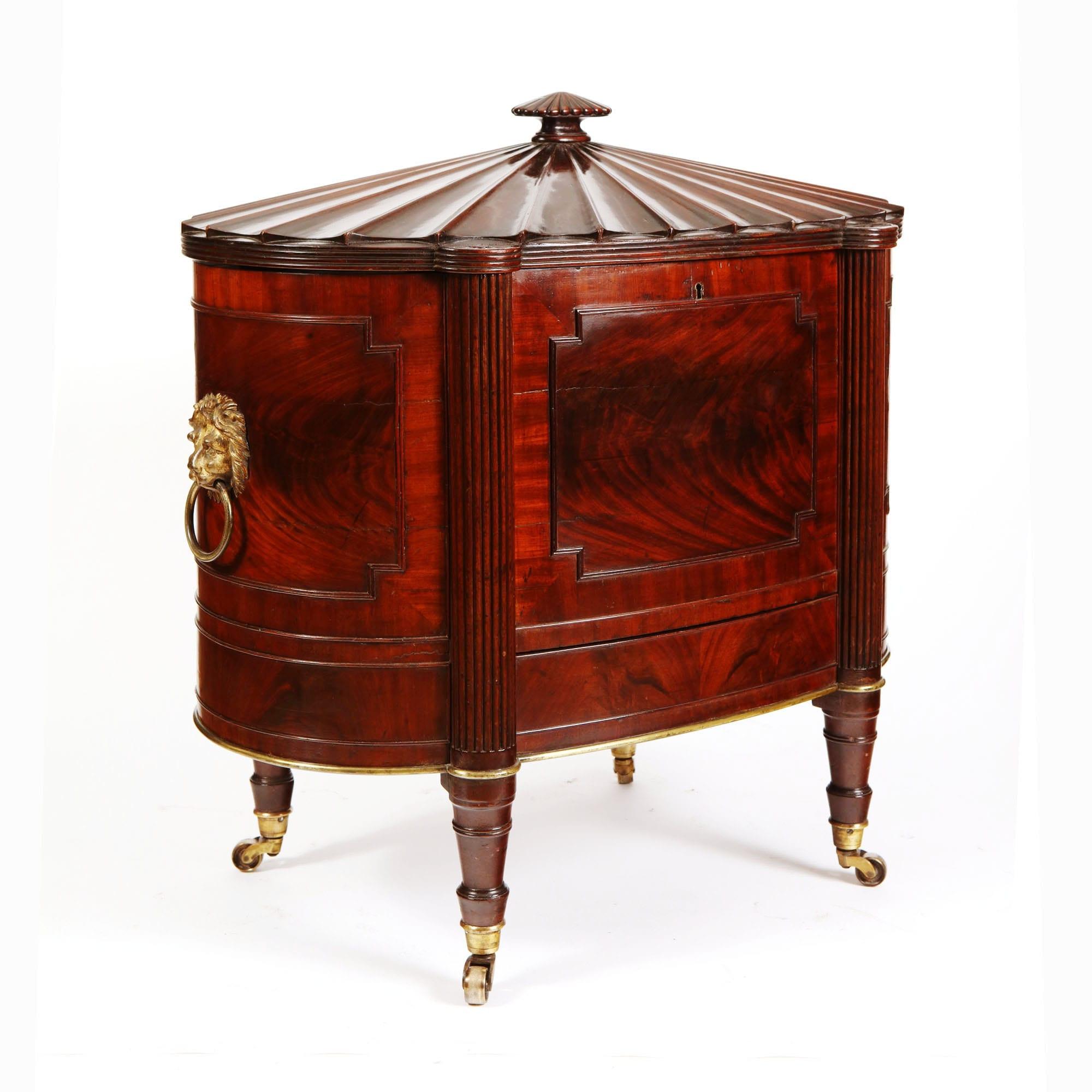 18th Century George III Cellarette Attributed to Gillows of London and Lancaster For Sale