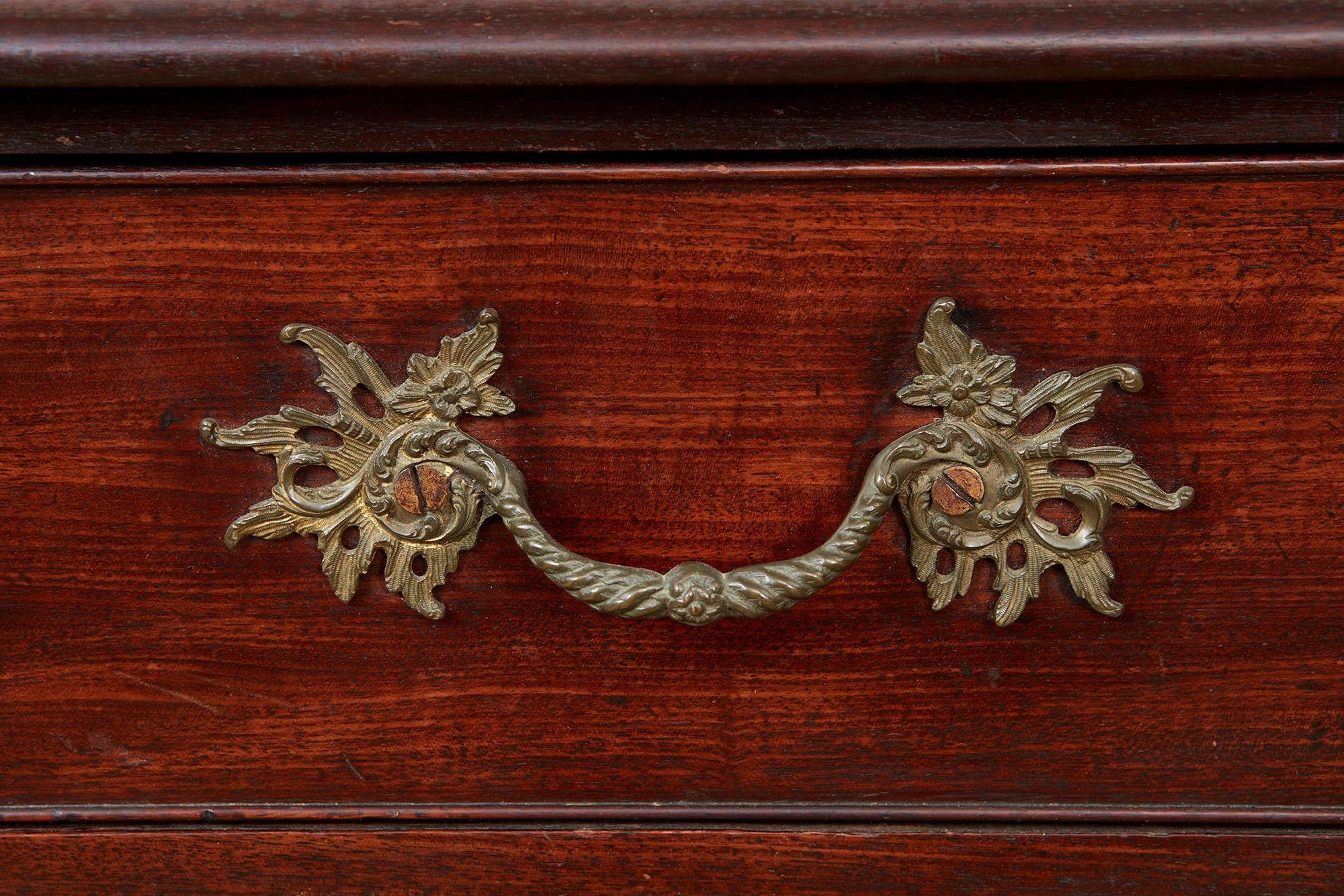 English George III Chest of Drawers For Sale