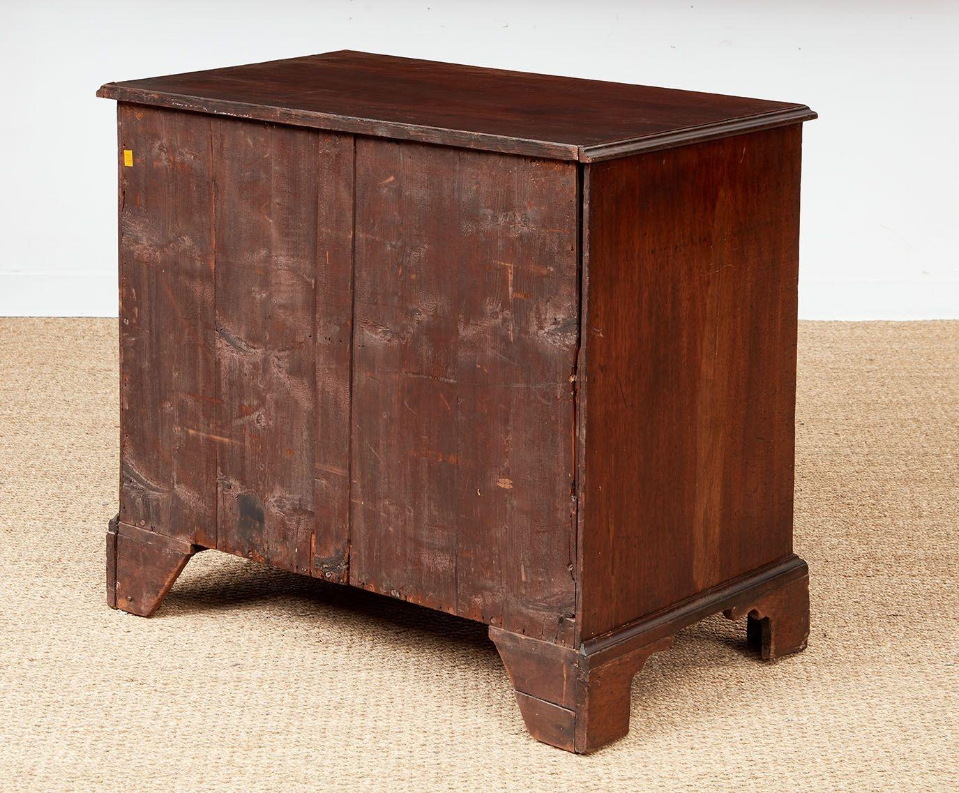George III Chest of Drawers For Sale 1