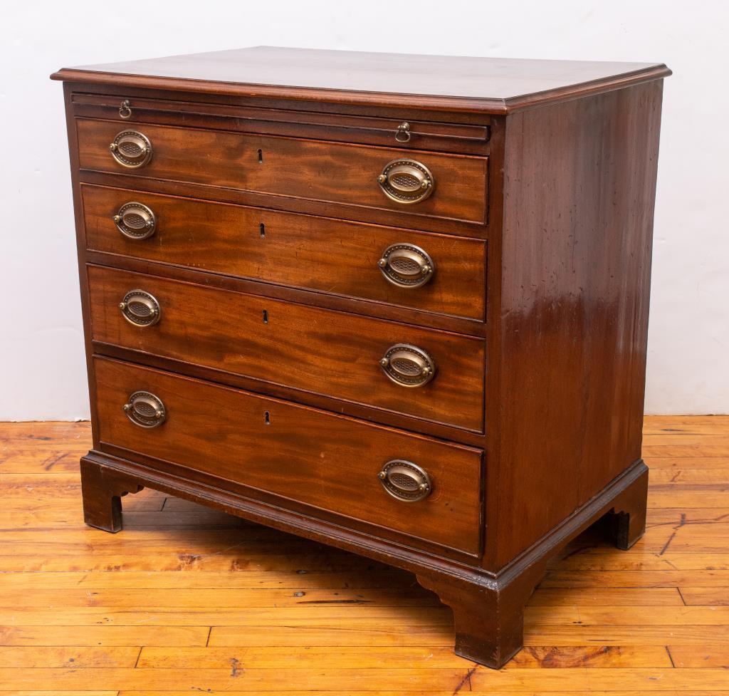 George III Chest of Four Drawers, 19th C In Good Condition In New York, NY