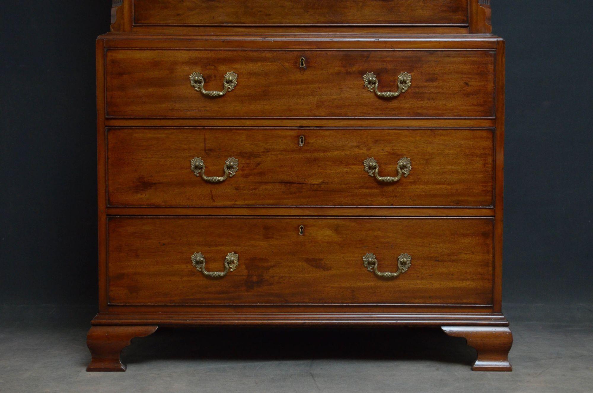 George III Chest on Chest in Mahogany For Sale 4