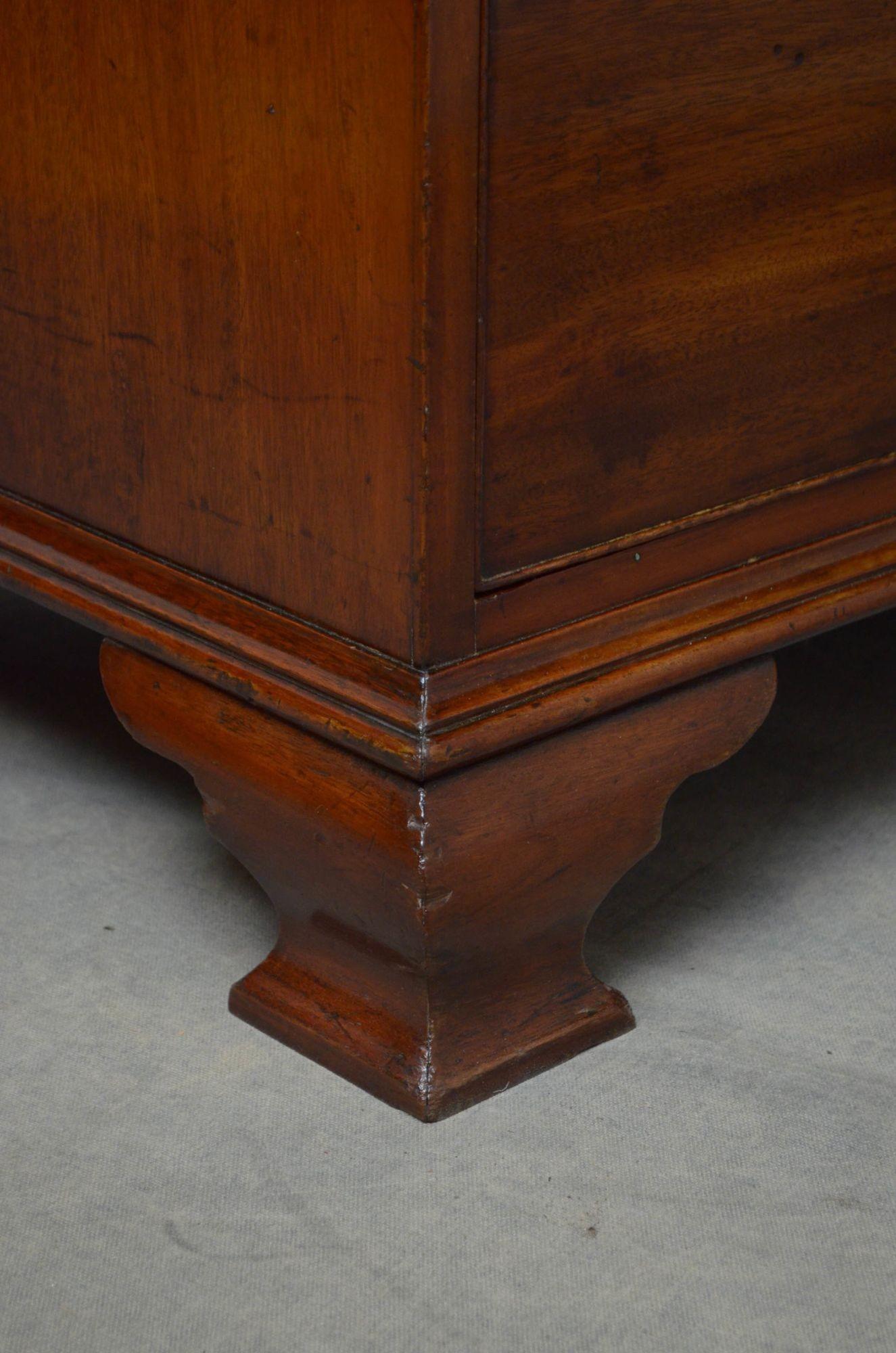 George III Chest on Chest in Mahogany For Sale 6