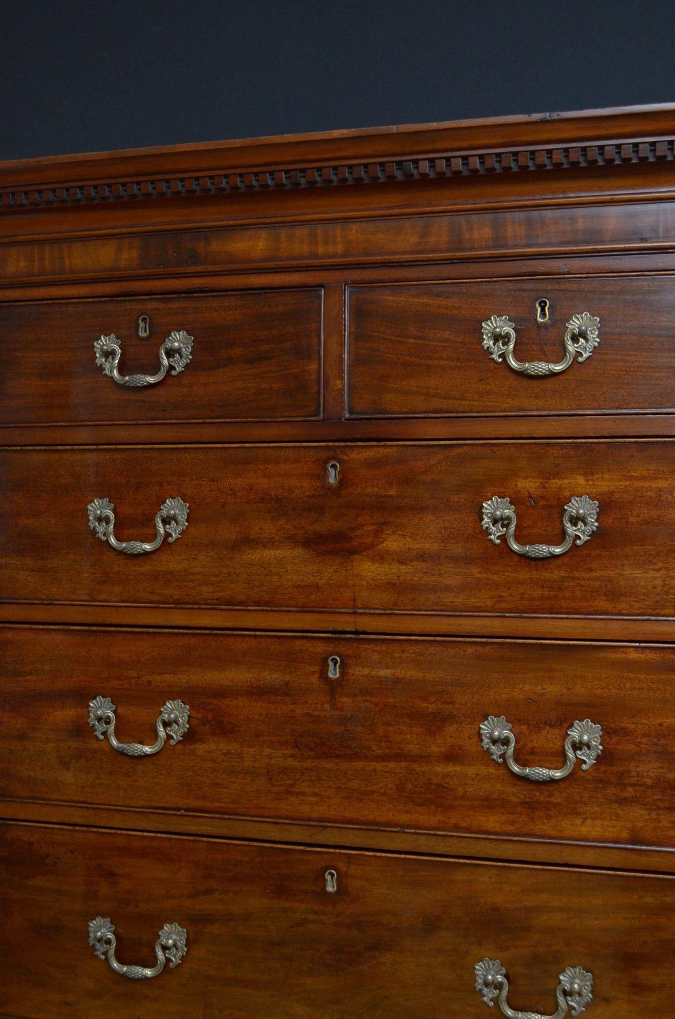 18th Century and Earlier George III Chest on Chest in Mahogany For Sale
