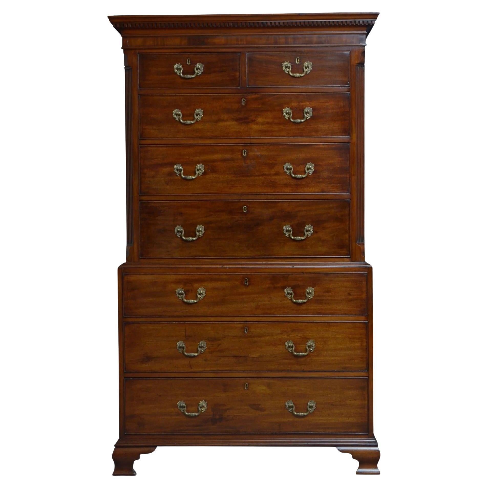 George III Chest on Chest in Mahogany For Sale