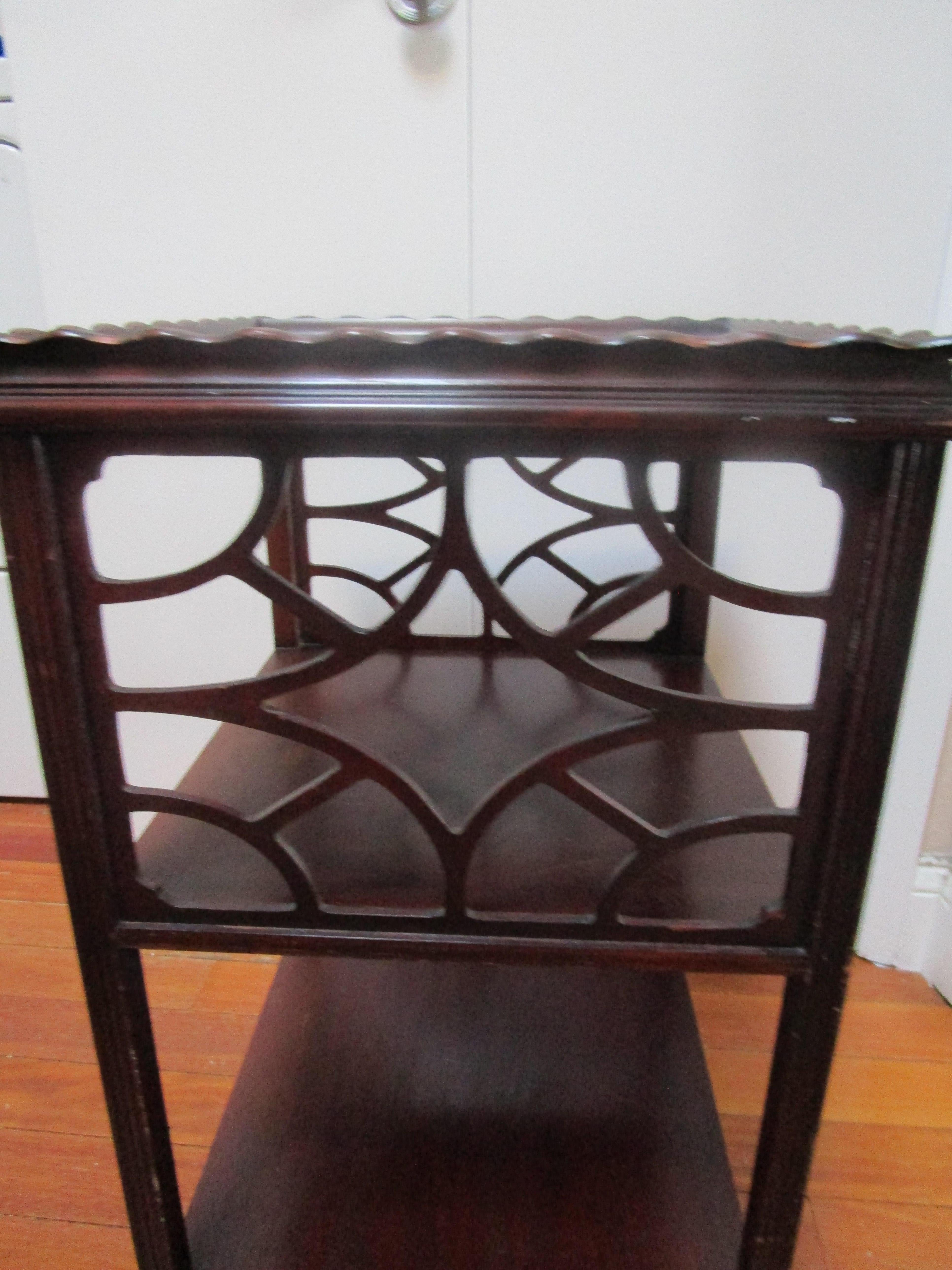 George III Chinoiserie Style Mahogany Three-Tier End Table Shelf For Sale 3