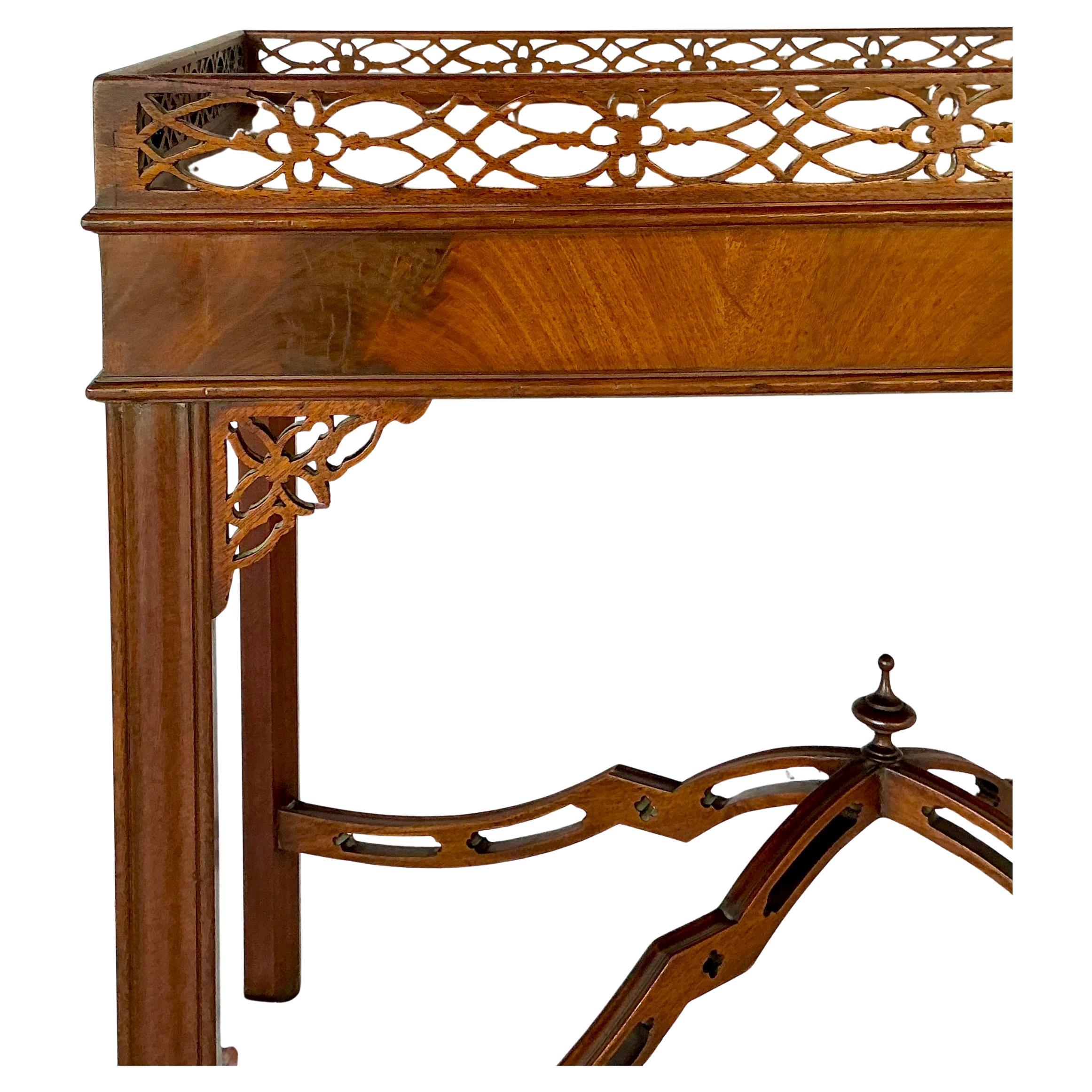 George III Chippendale Carved Mahogany Silver Table en venta 4