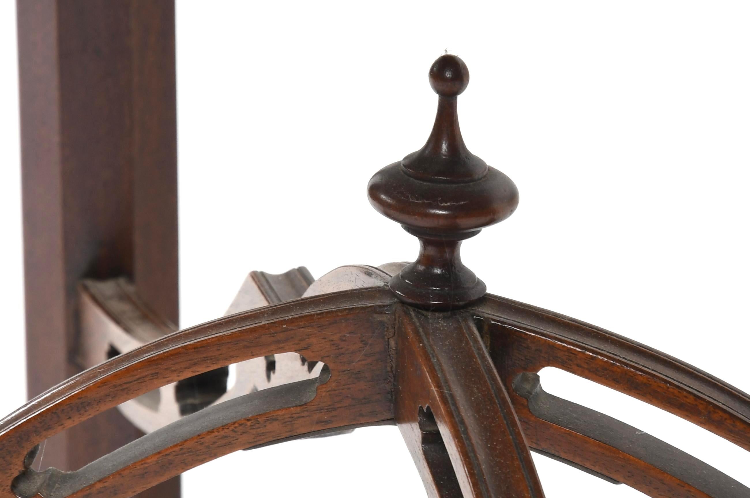 George III Chippendale Carved Mahogany Silver Table en venta 7