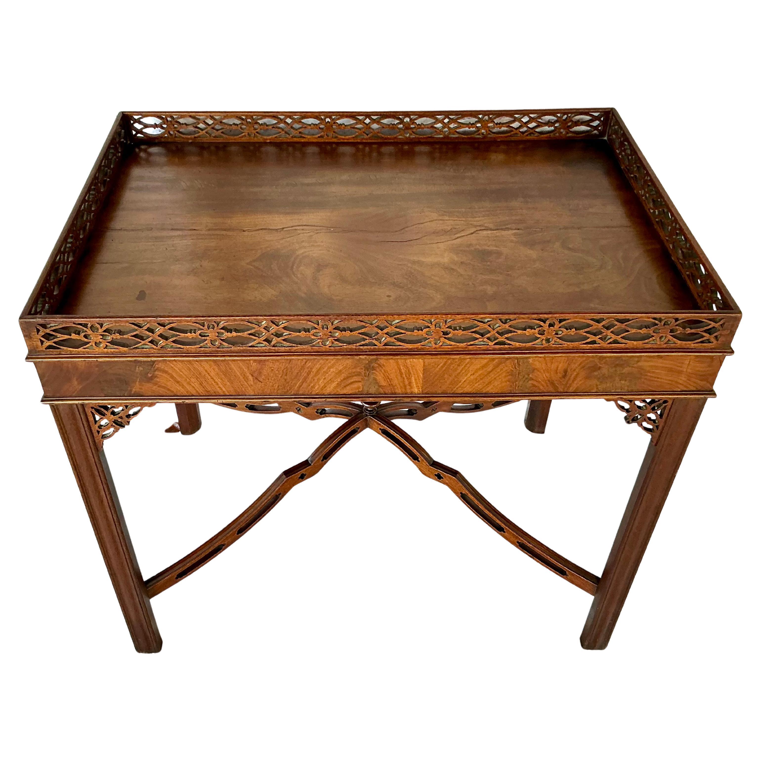 George III Chippendale Carved Mahogany Silver Table en Bueno estado para la venta en Bradenton, FL