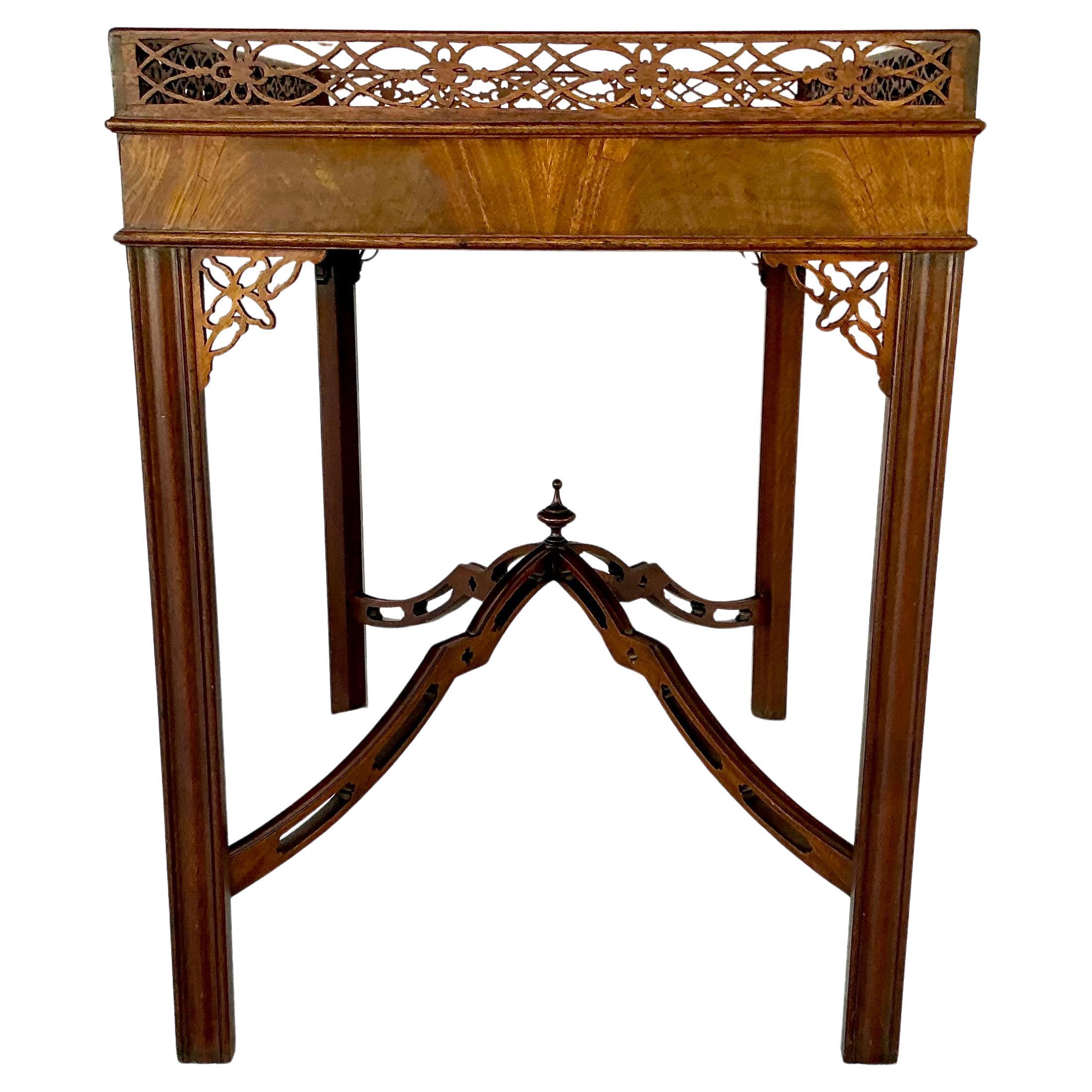 George III Chippendale Carved Mahogany Silver Table en venta 1