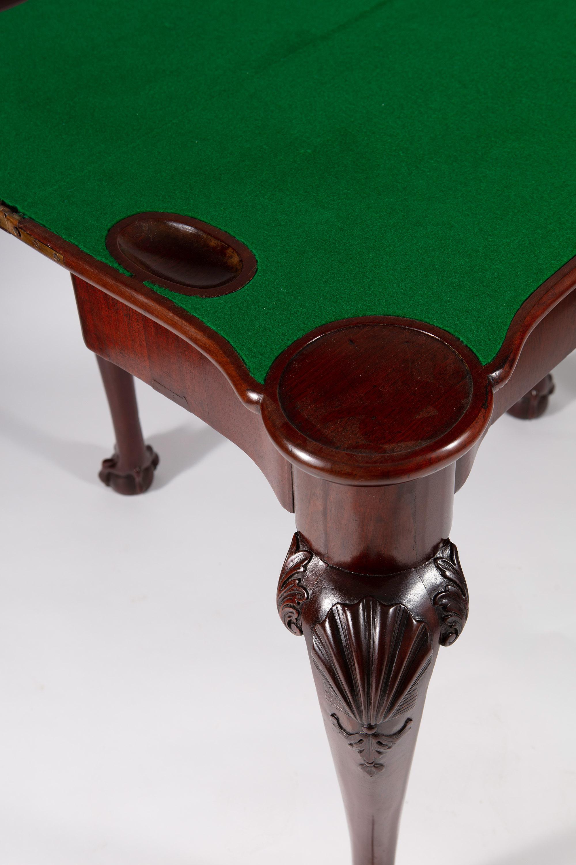George III Chippendale Mahogany Card Table In Good Condition For Sale In London, by appointment only