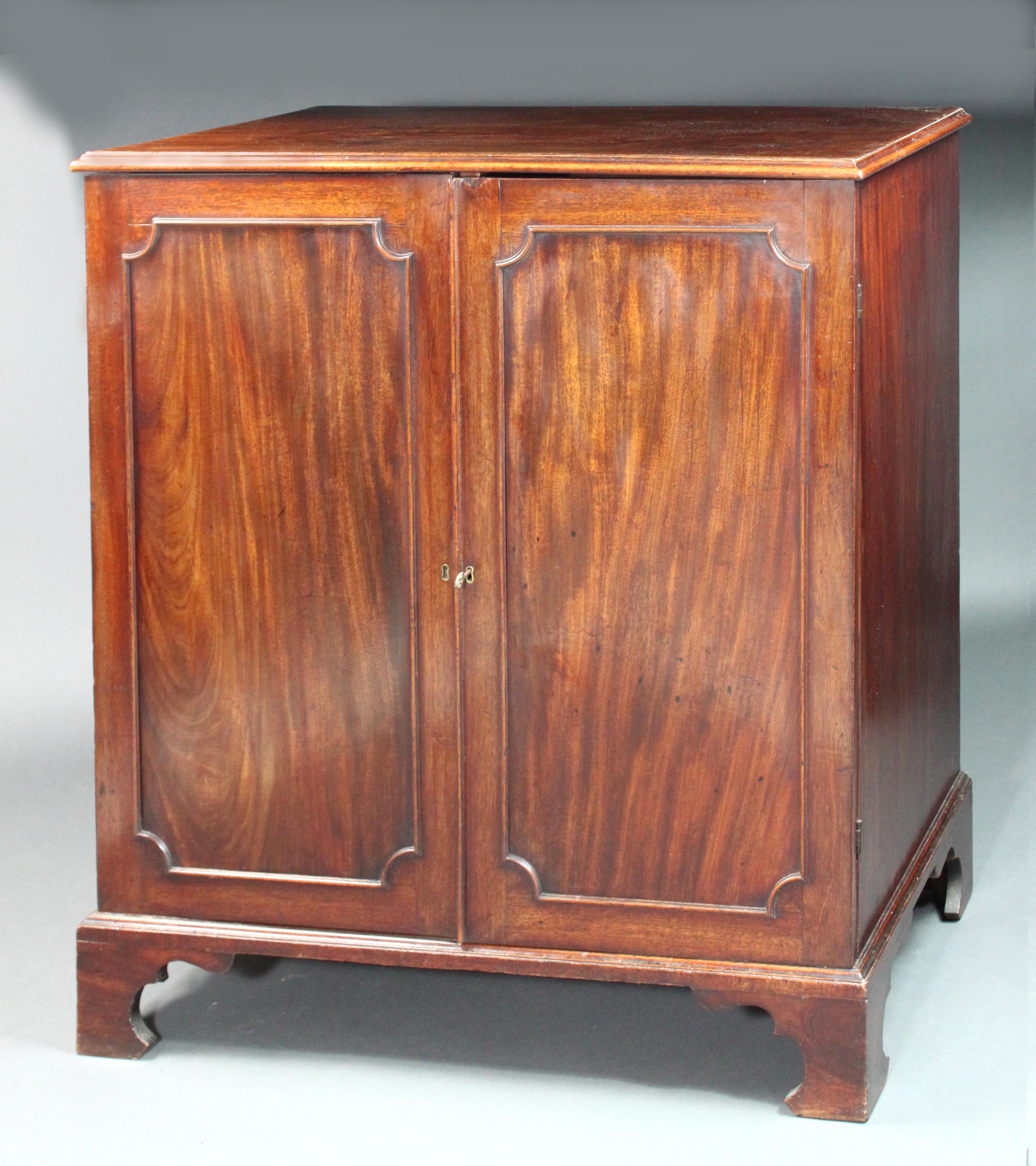 George III Chippendale period mahogany low cupboard of a good colour and patina complete with internal slides, all original.