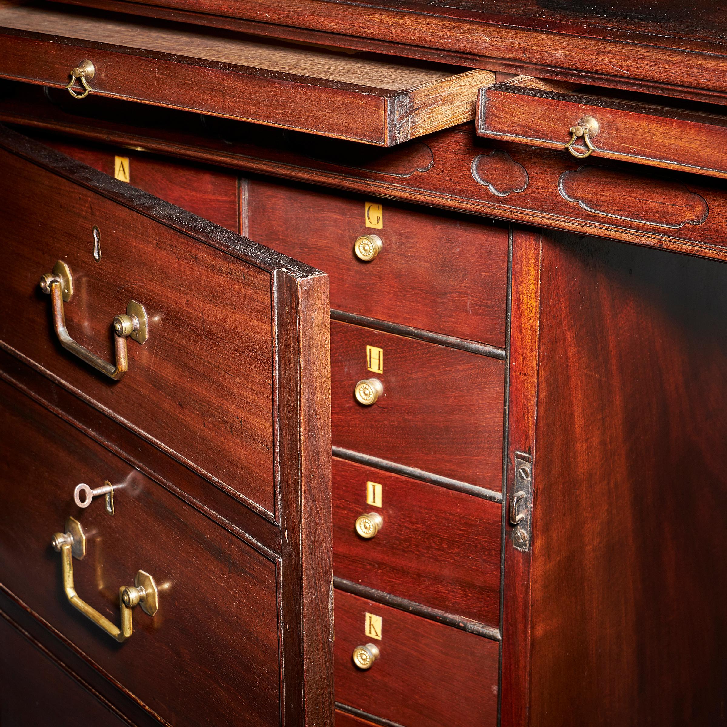 George III 18th Century Chippendale Period Mahogany Partners Desk For Sale 10