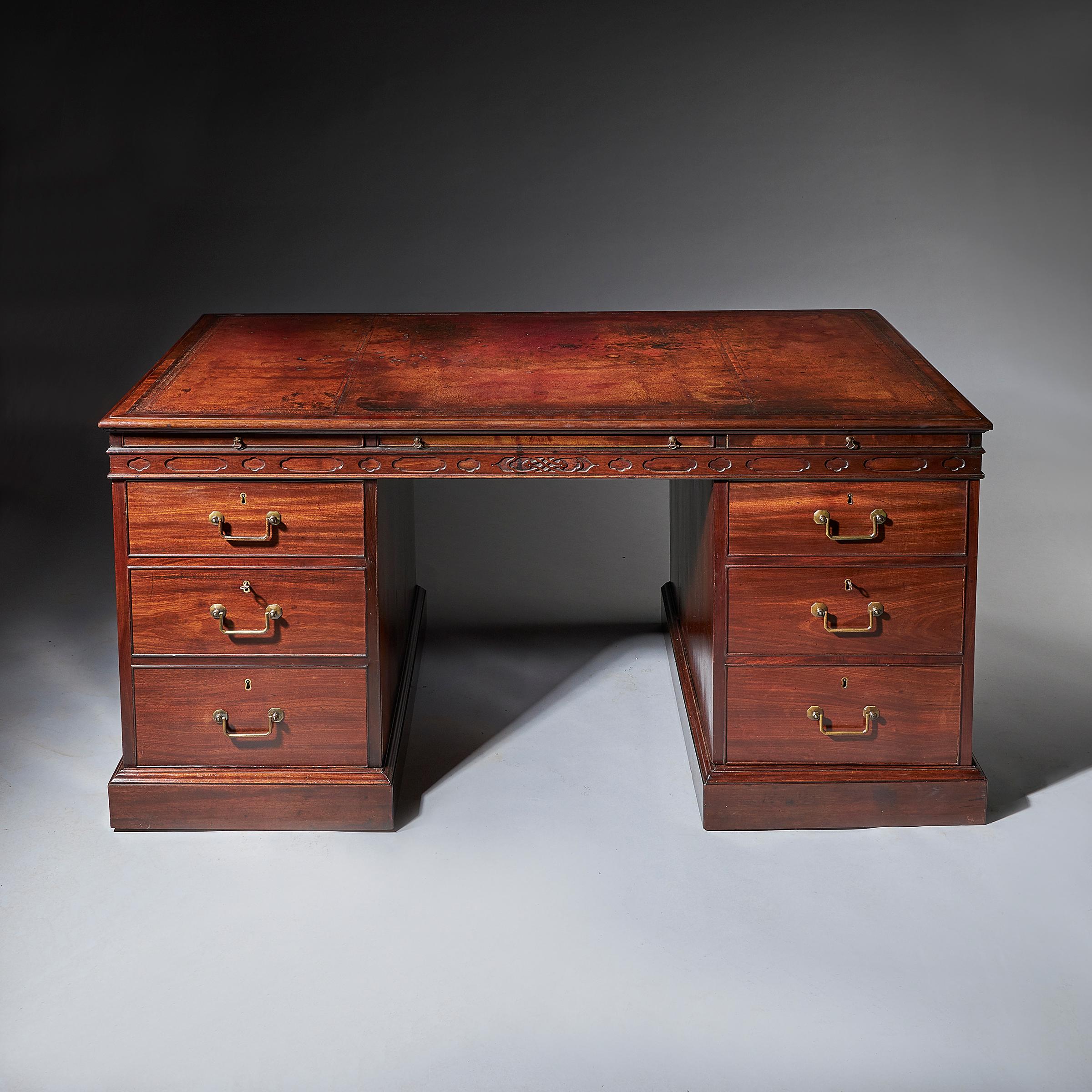 George III 18th Century Chippendale Period Mahogany Partners Desk In Good Condition For Sale In Oxfordshire, United Kingdom