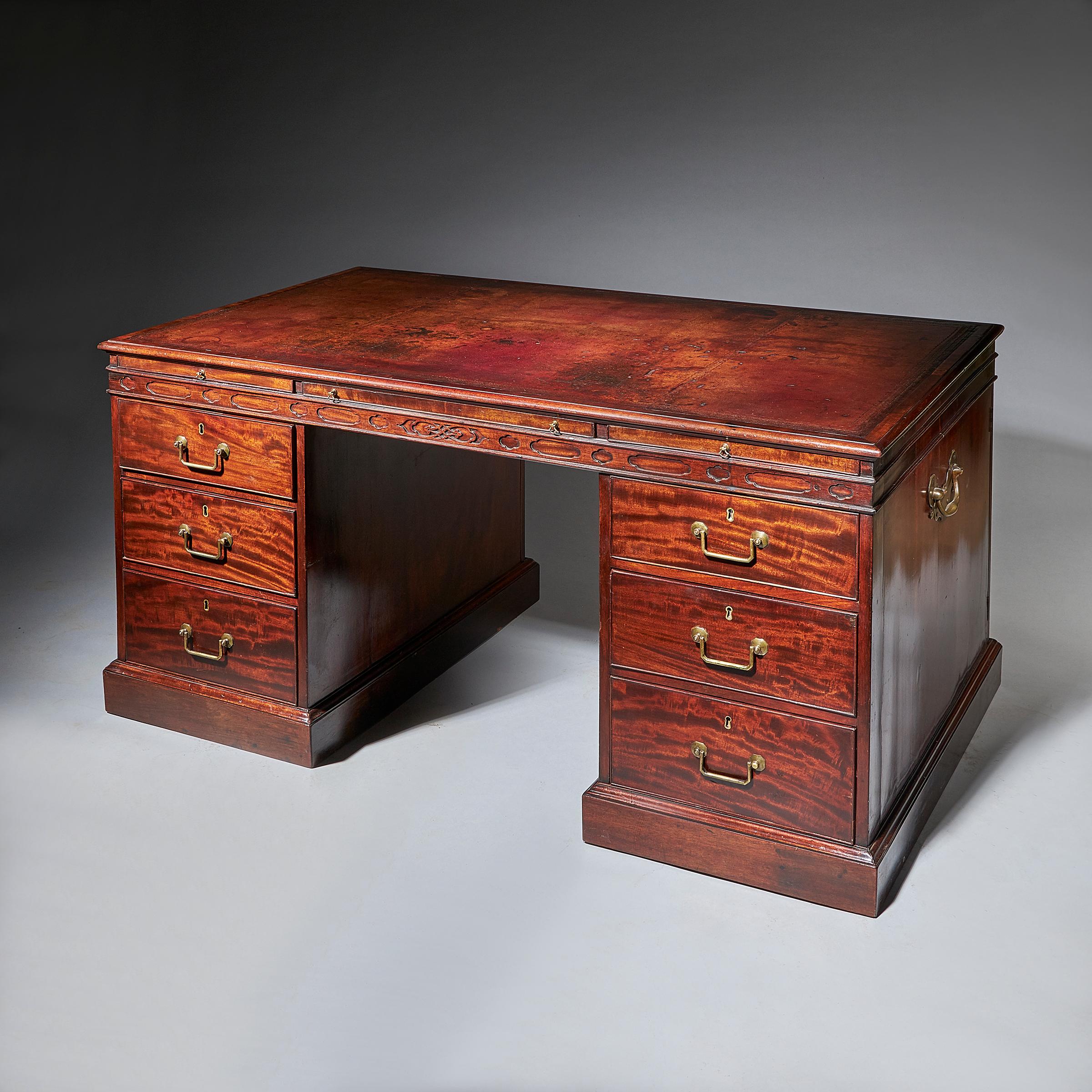 George III 18th Century Chippendale Period Mahogany Partners Desk For Sale 2