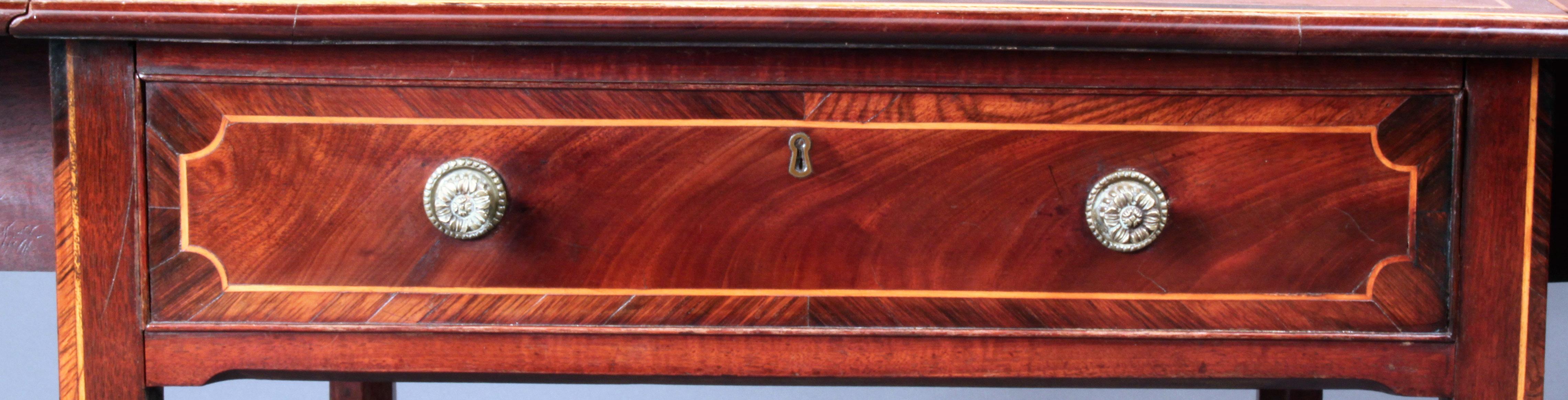 George III. Chippendale-Periode Pembroke-Tisch im Zustand „Hervorragend“ im Angebot in Bradford-on-Avon, Wiltshire