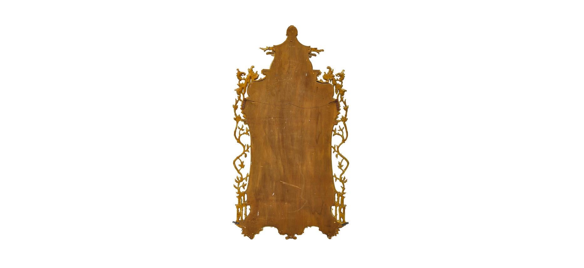 Geschnitzter Spiegel aus vergoldetem Holz im Chippendale-Stil, George III.-Stil, 19. Jahrhundert im Angebot 3