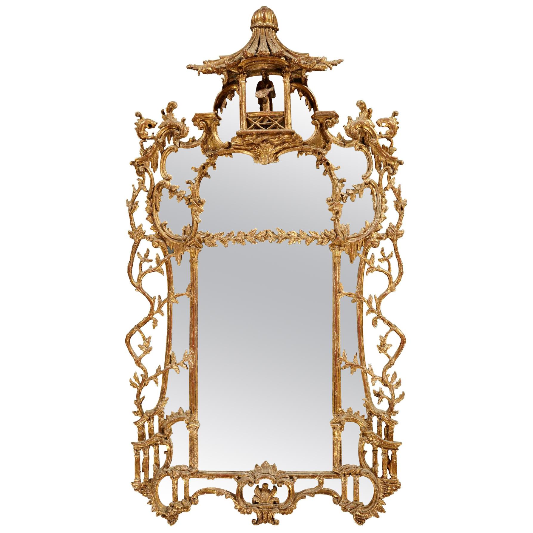 Geschnitzter Spiegel aus vergoldetem Holz im Chippendale-Stil, George III.-Stil, 19. Jahrhundert im Angebot