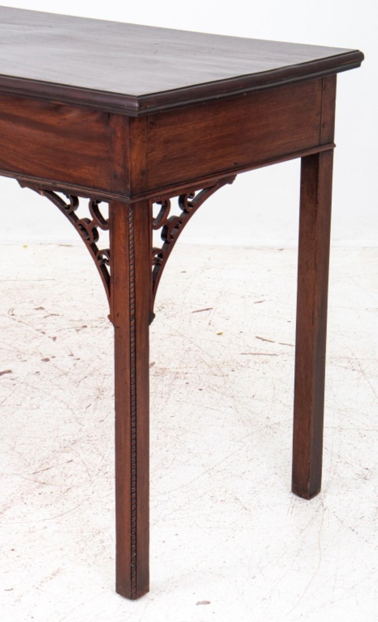 George III Chippendale Style Mahogany Console In Good Condition For Sale In New York, NY