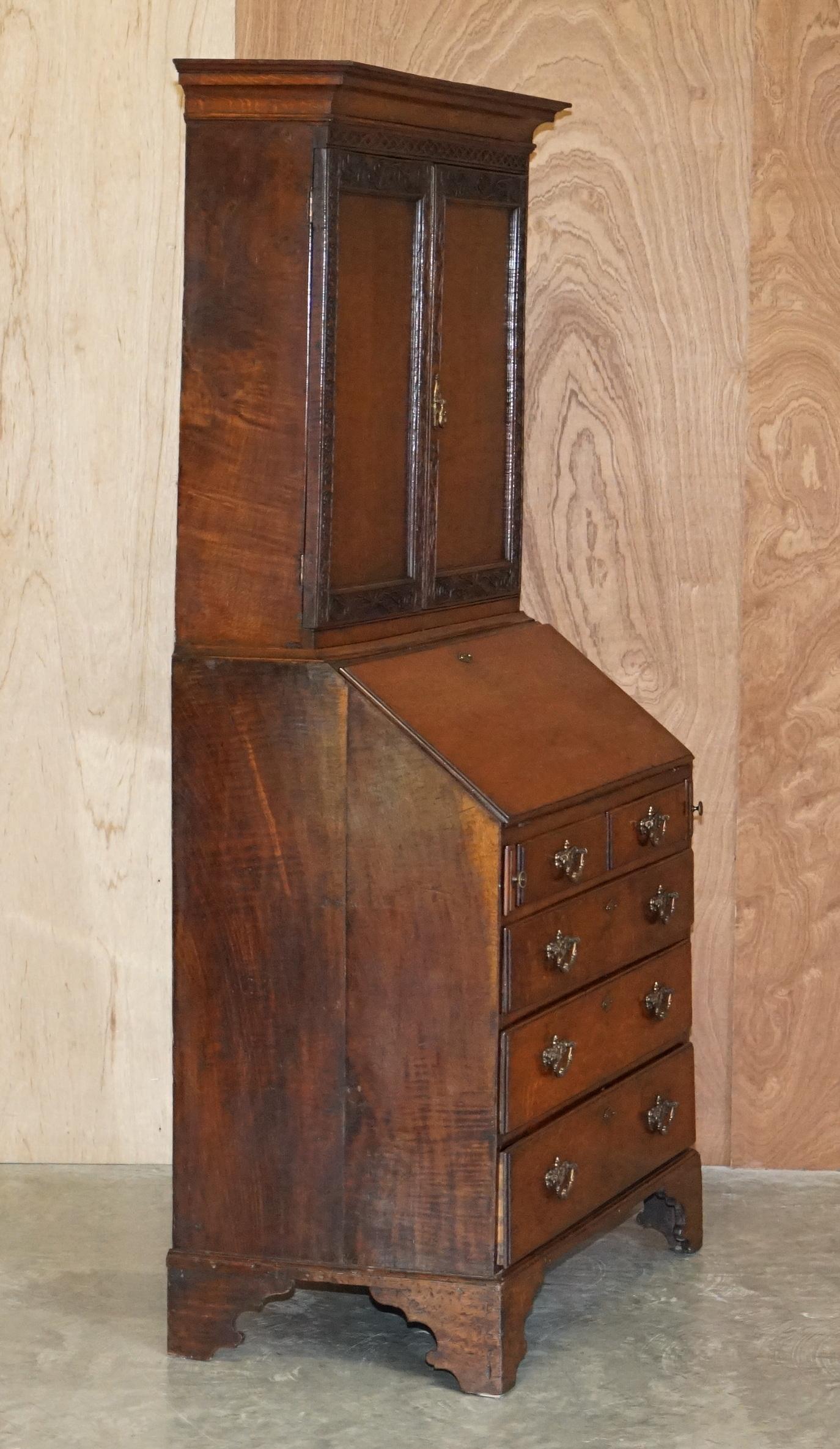 George III circa 1760 English Oak Thomas Chippendale Carved Bureau Bookcase For Sale 9