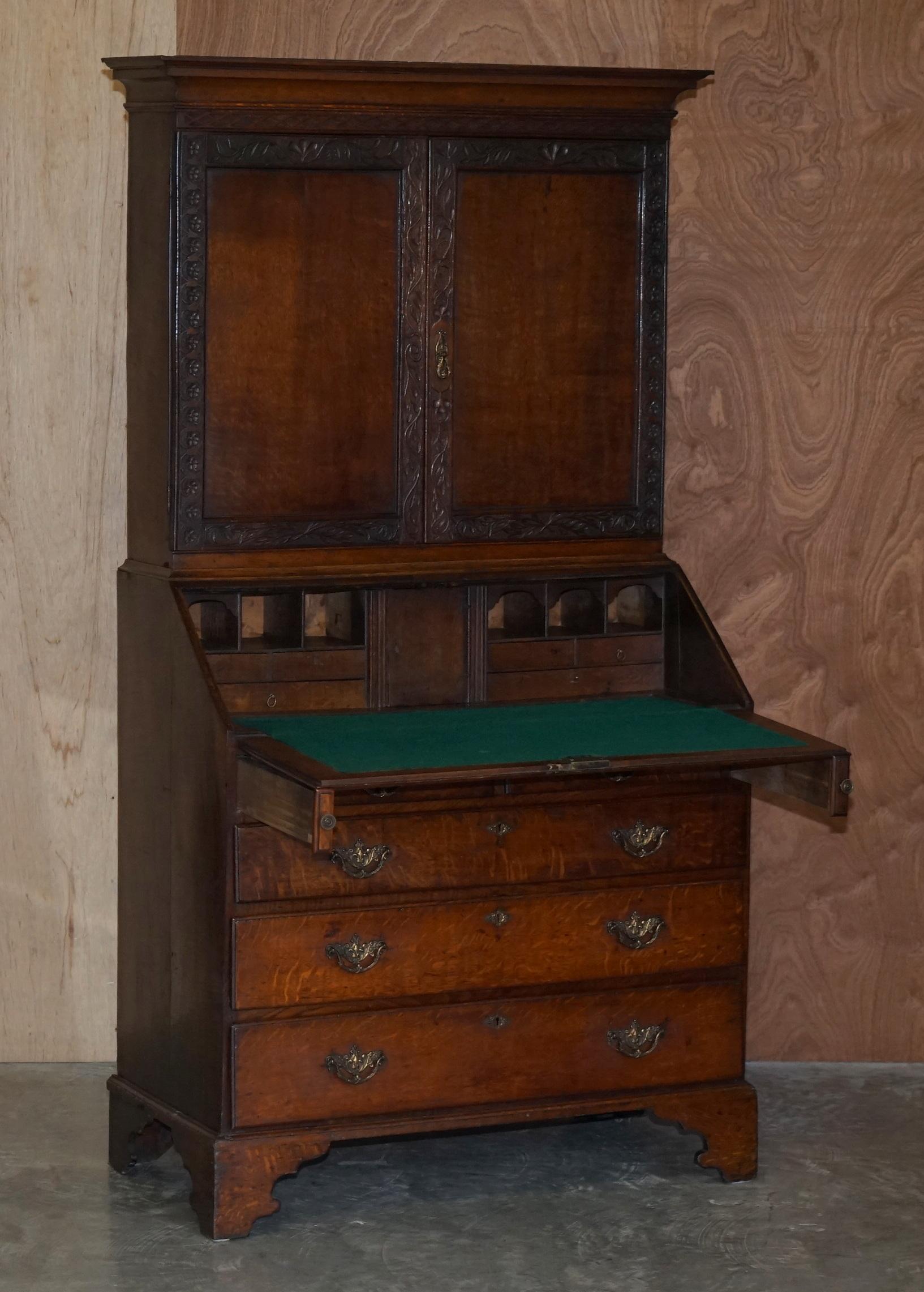 George III circa 1760 English Oak Thomas Chippendale Carved Bureau Bookcase For Sale 12