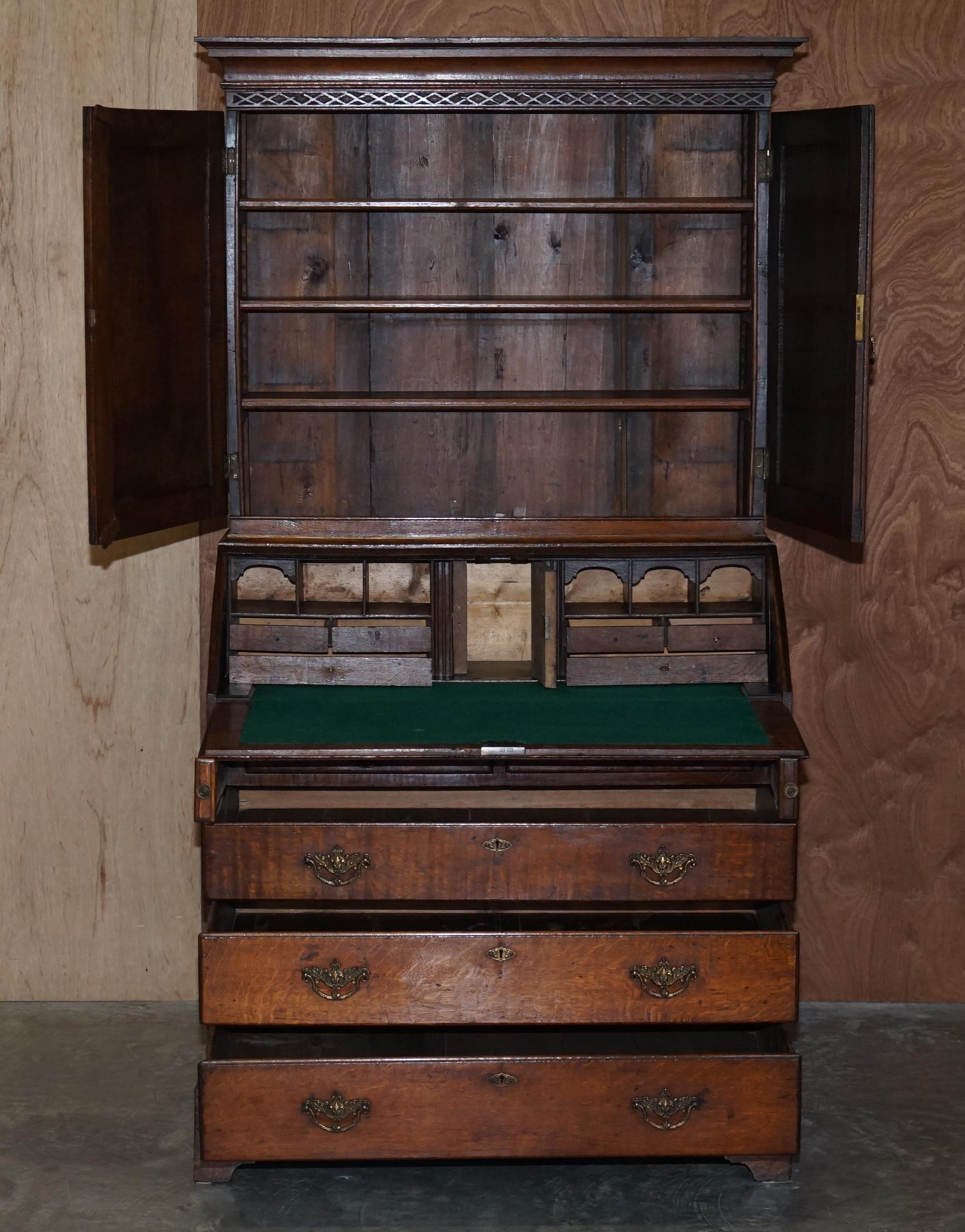 George III circa 1760 English Oak Thomas Chippendale Carved Bureau Bookcase For Sale 13