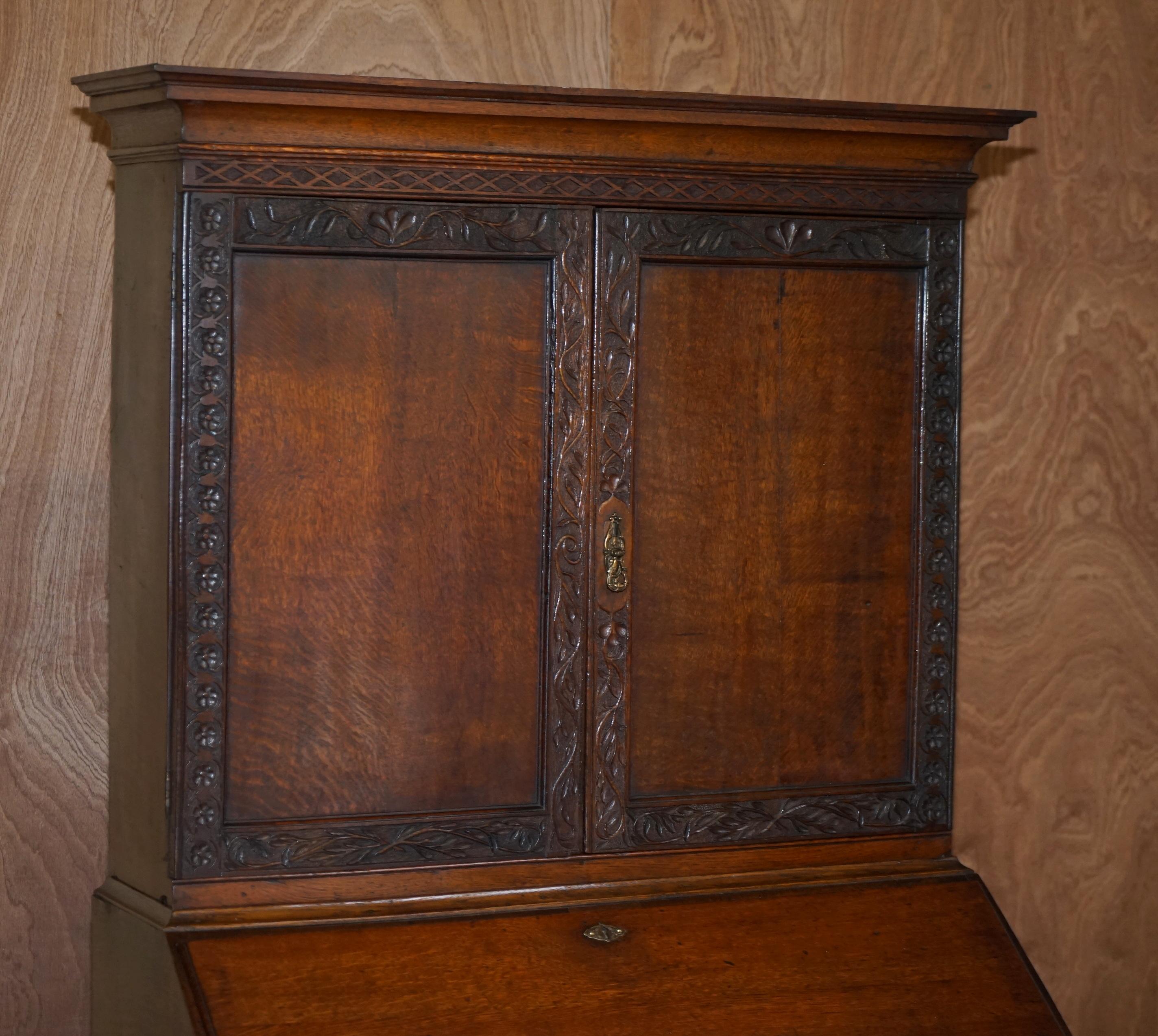 George III circa 1760 English Oak Thomas Chippendale Carved Bureau Bookcase For Sale 2