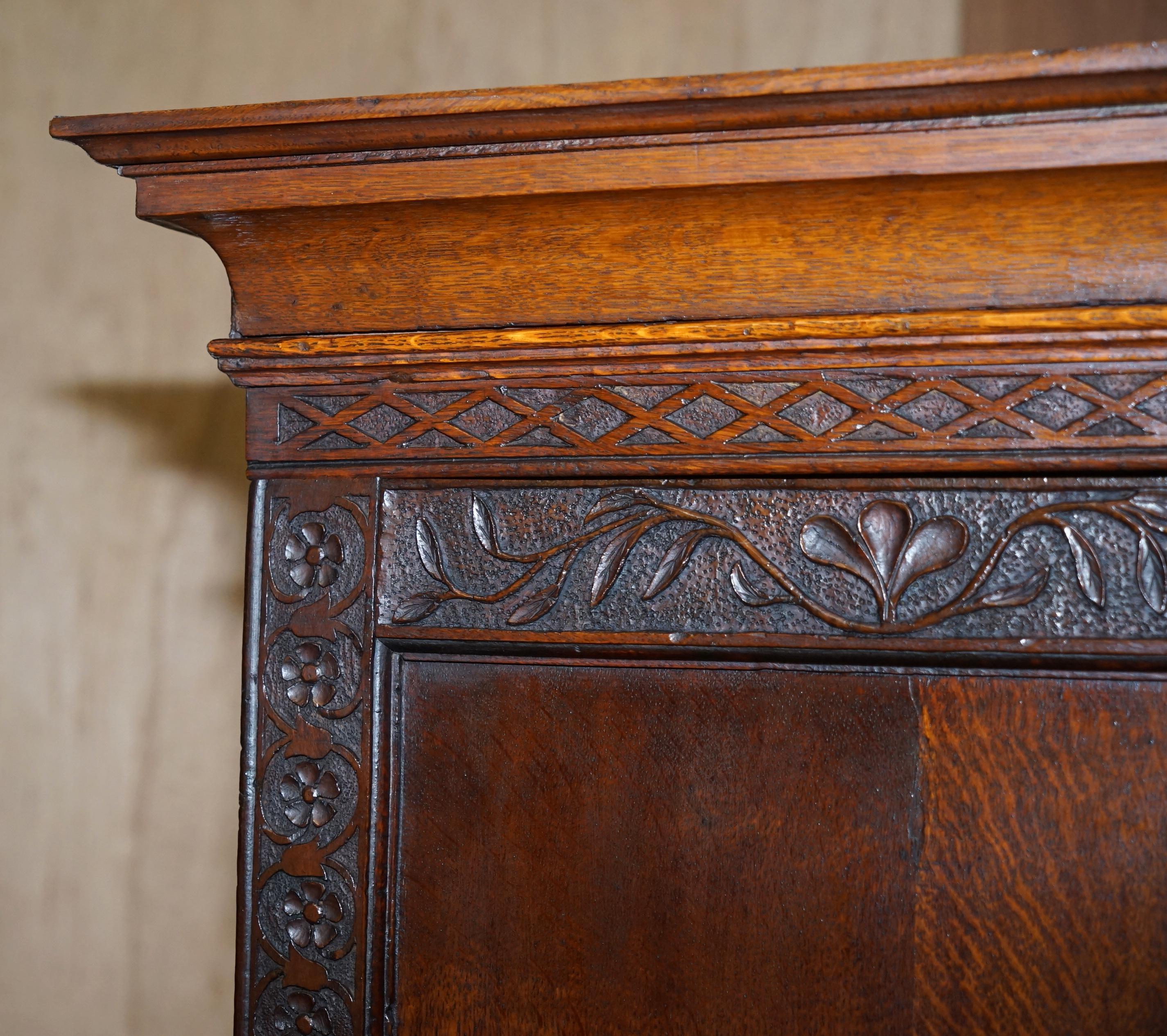 George III circa 1760 English Oak Thomas Chippendale Carved Bureau Bookcase For Sale 5