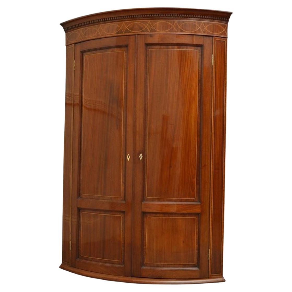 George III Corner Cupboard in Mahogany For Sale