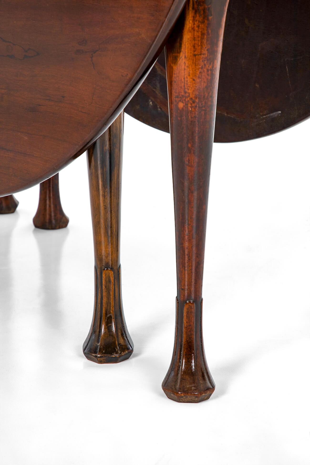 George III Cuban Mahogany Gate Leg Dining Table, circa 1760 5