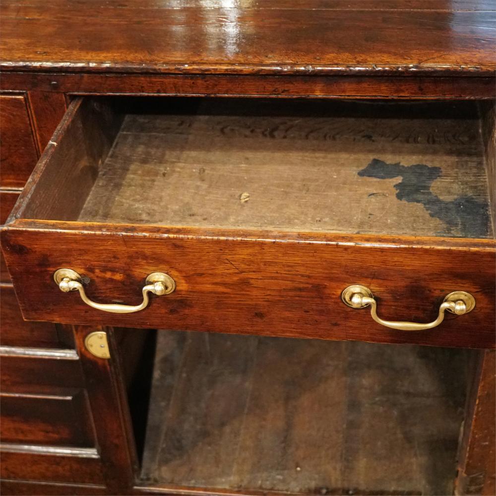 George III Cupboard Dresser Base In Good Condition For Sale In Salisbury, Wiltshire