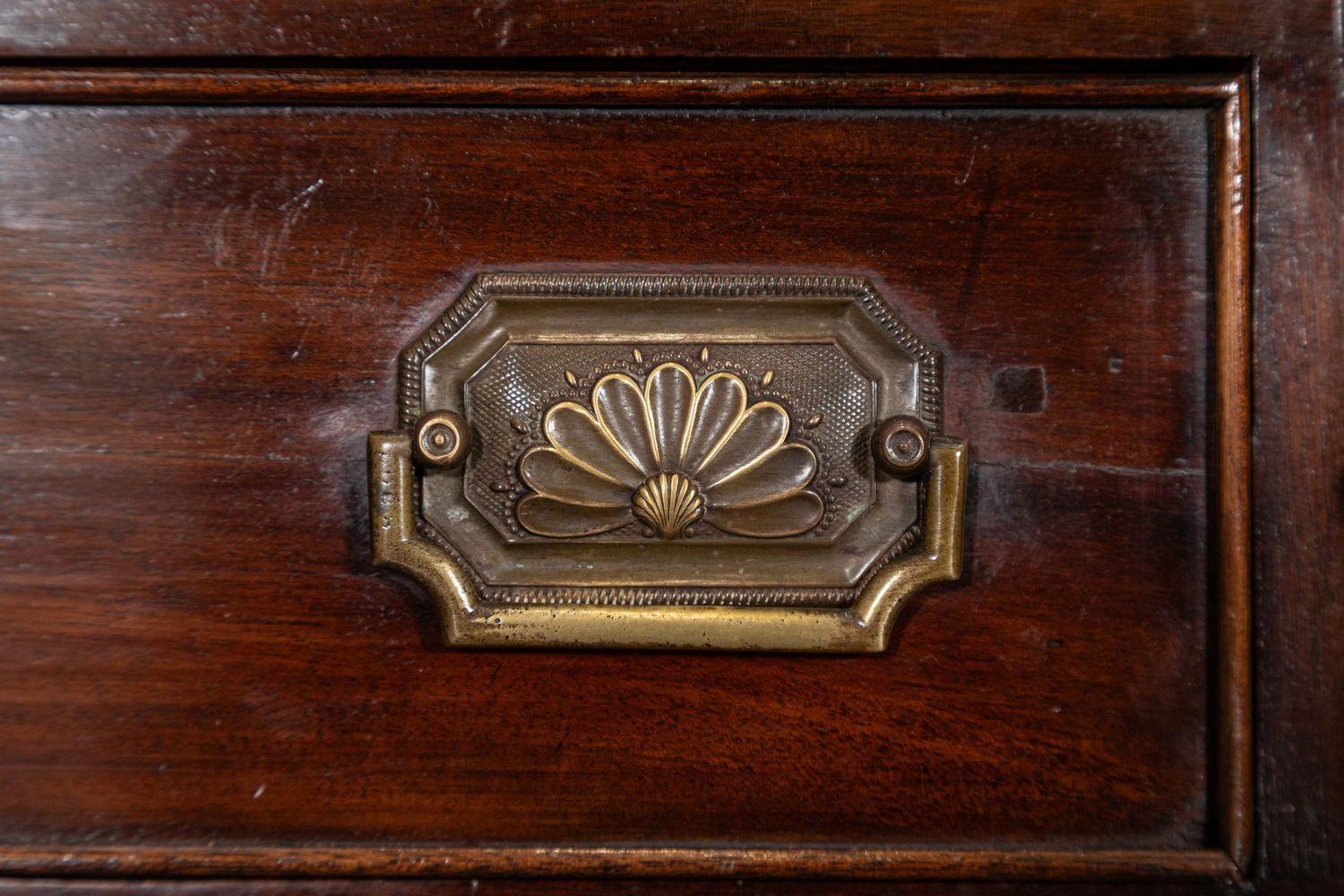 Libreria Bureau Giorgio III Diminutive inglese in mogano smaltato in vendita 4
