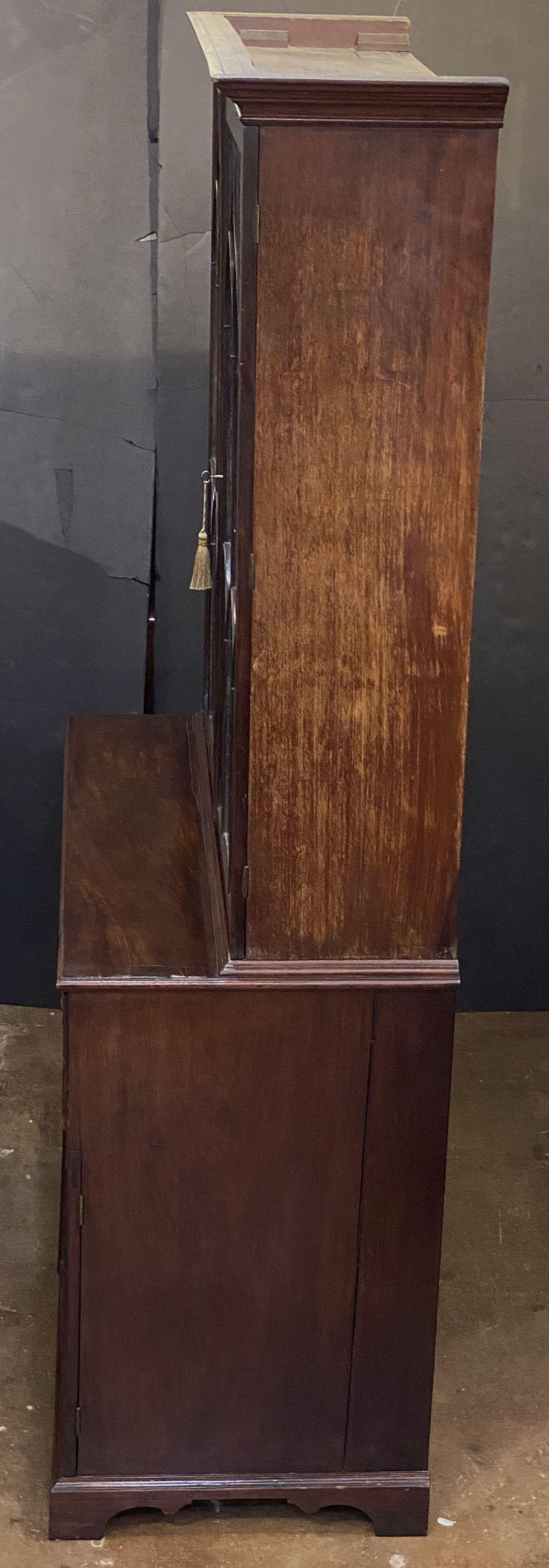 George III Double Secretary Bookcase of Mahogany in vendita 7