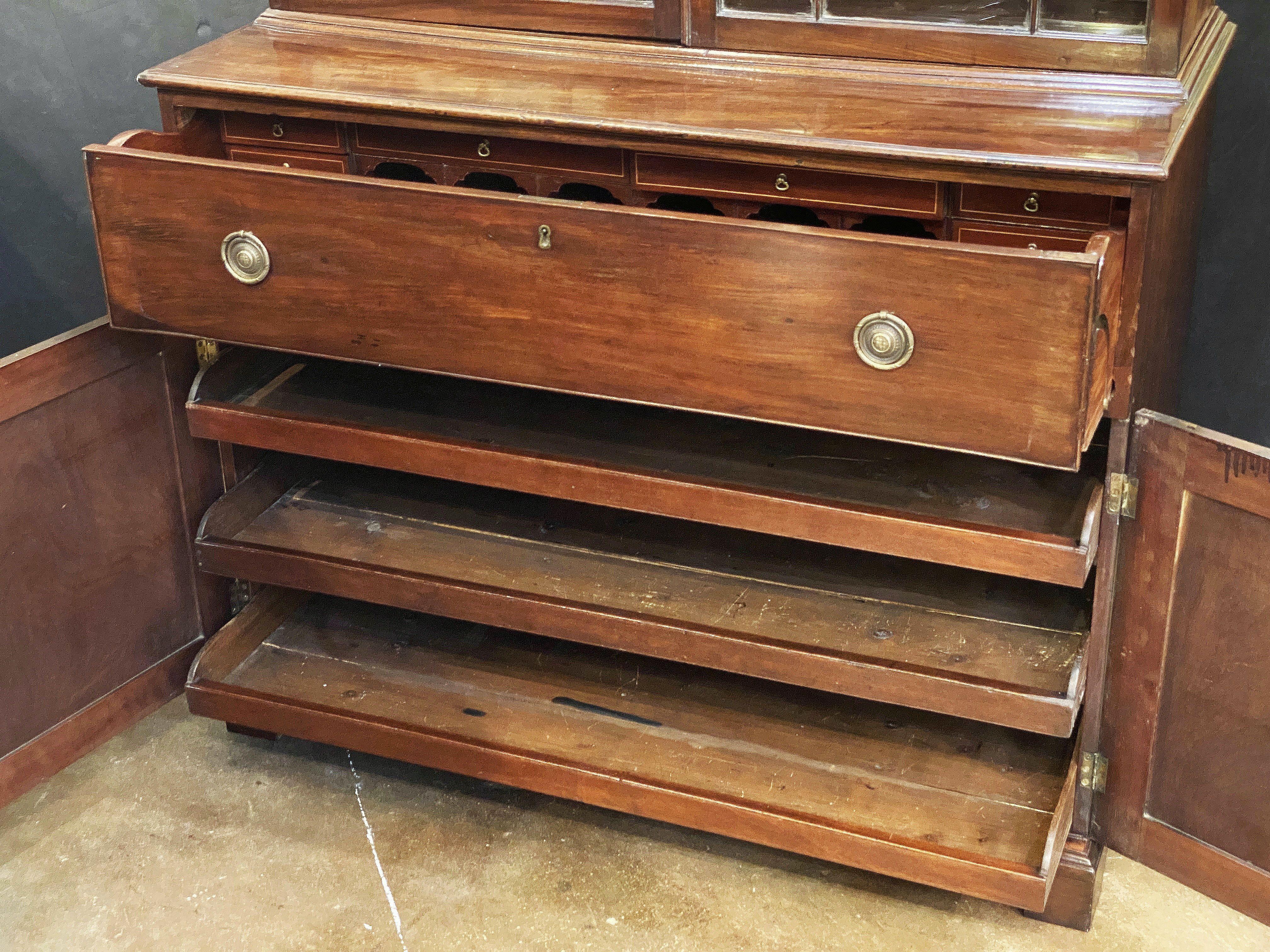 George III Double Secretary Bookcase of Mahogany in vendita 9
