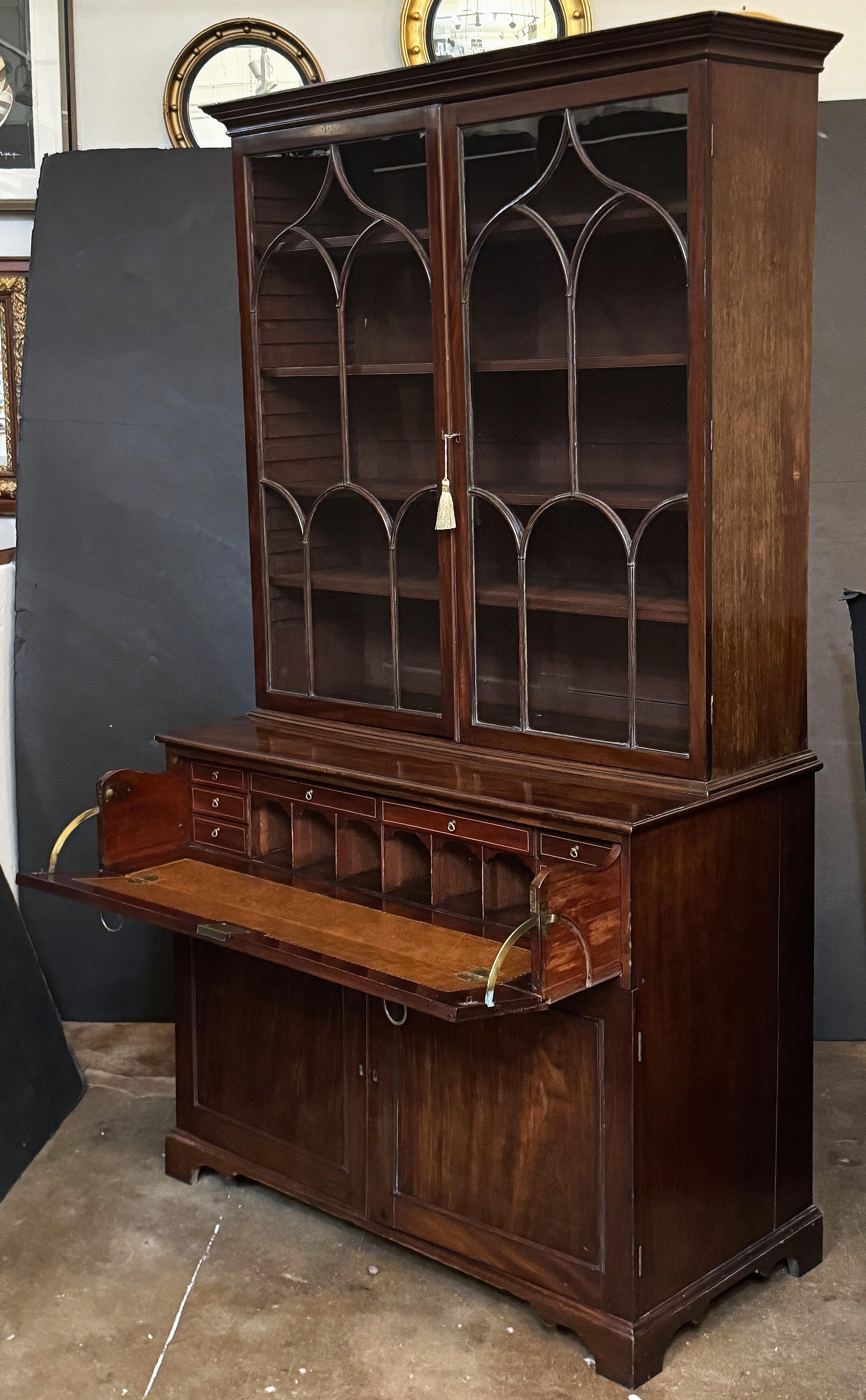 Inglese George III Double Secretary Bookcase of Mahogany in vendita