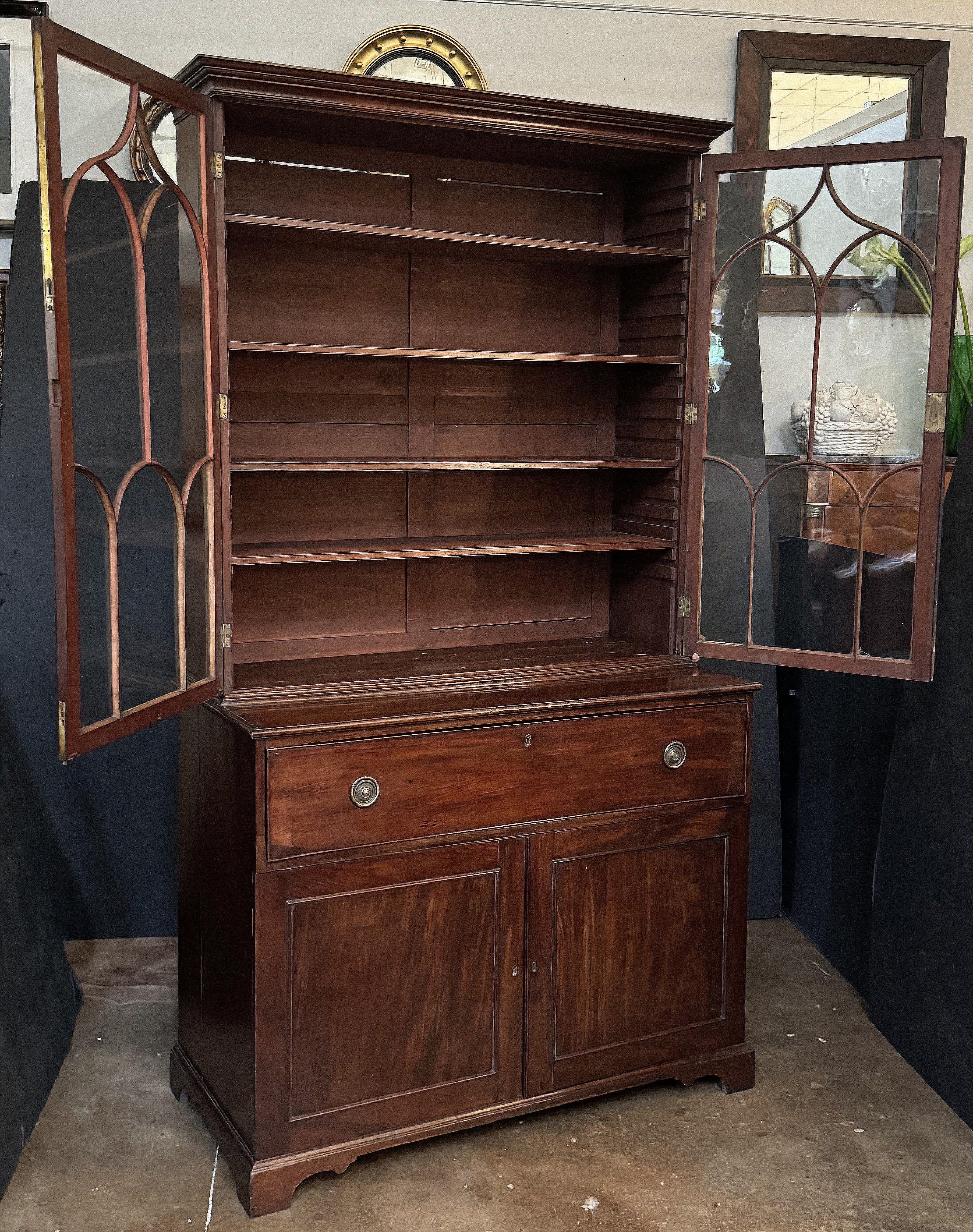 George III Double Secretary Bookcase of Mahogany in vendita 1