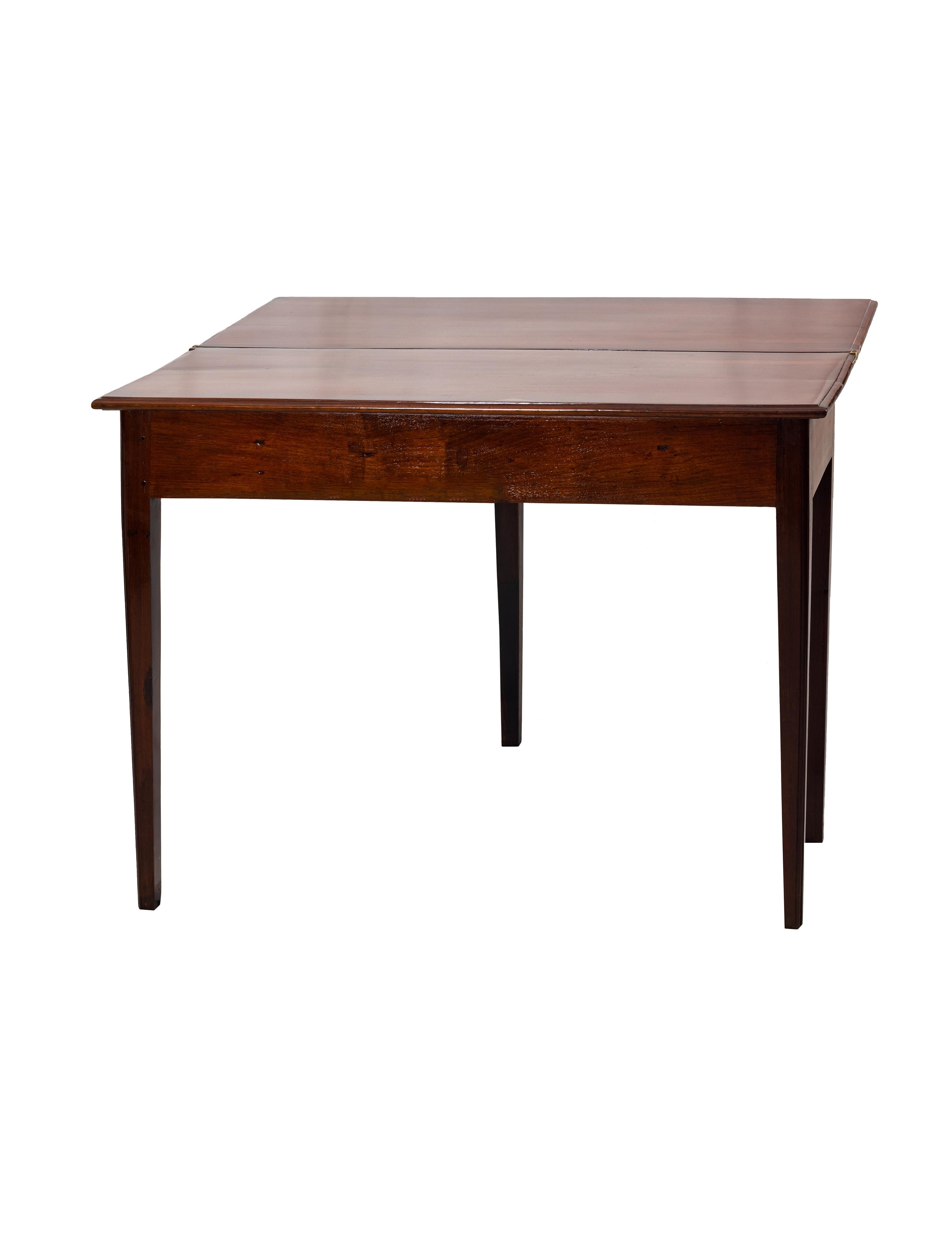 Ausziehbarer Tisch aus der George-III-Periode, Portugal, 19. Jahrhundert (George III.) im Angebot