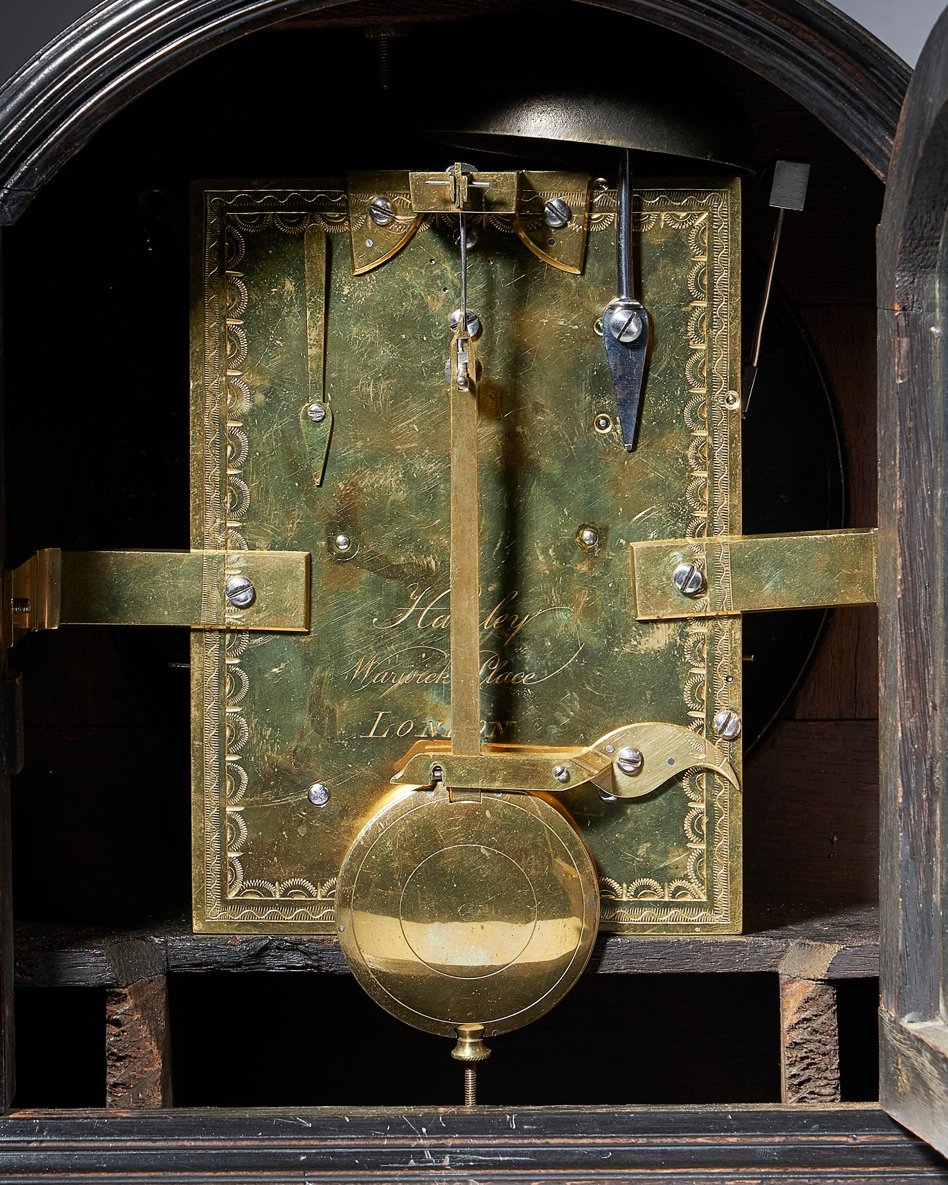 Début du XIXe siècle Pendule de table George III en bois d'ébène à huit jours et double fusee par O. Hamley en vente