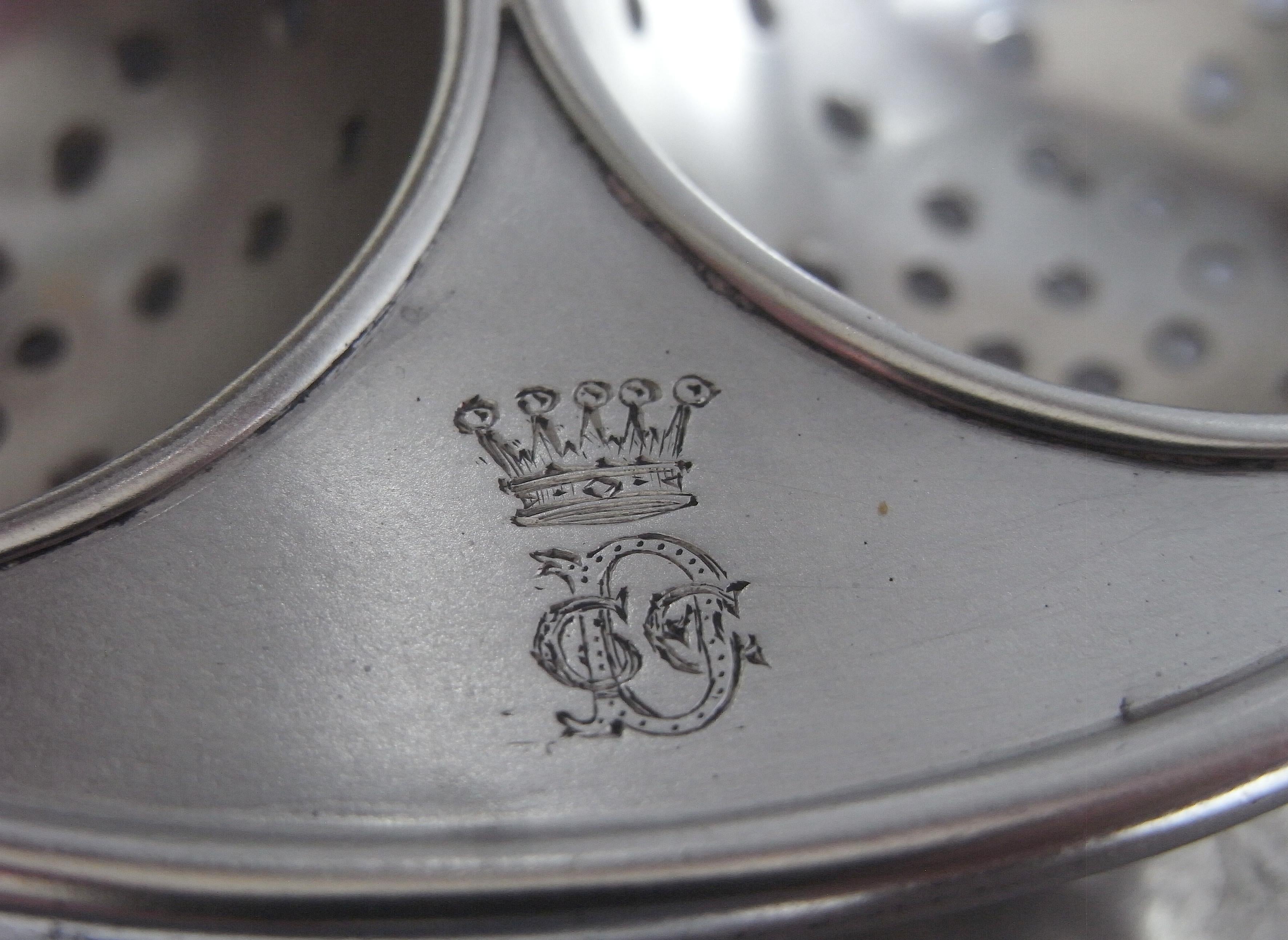 George III.-Eieroddler, hergestellt in London von Silberschmied Robert Garrard, 1807 im Angebot 3