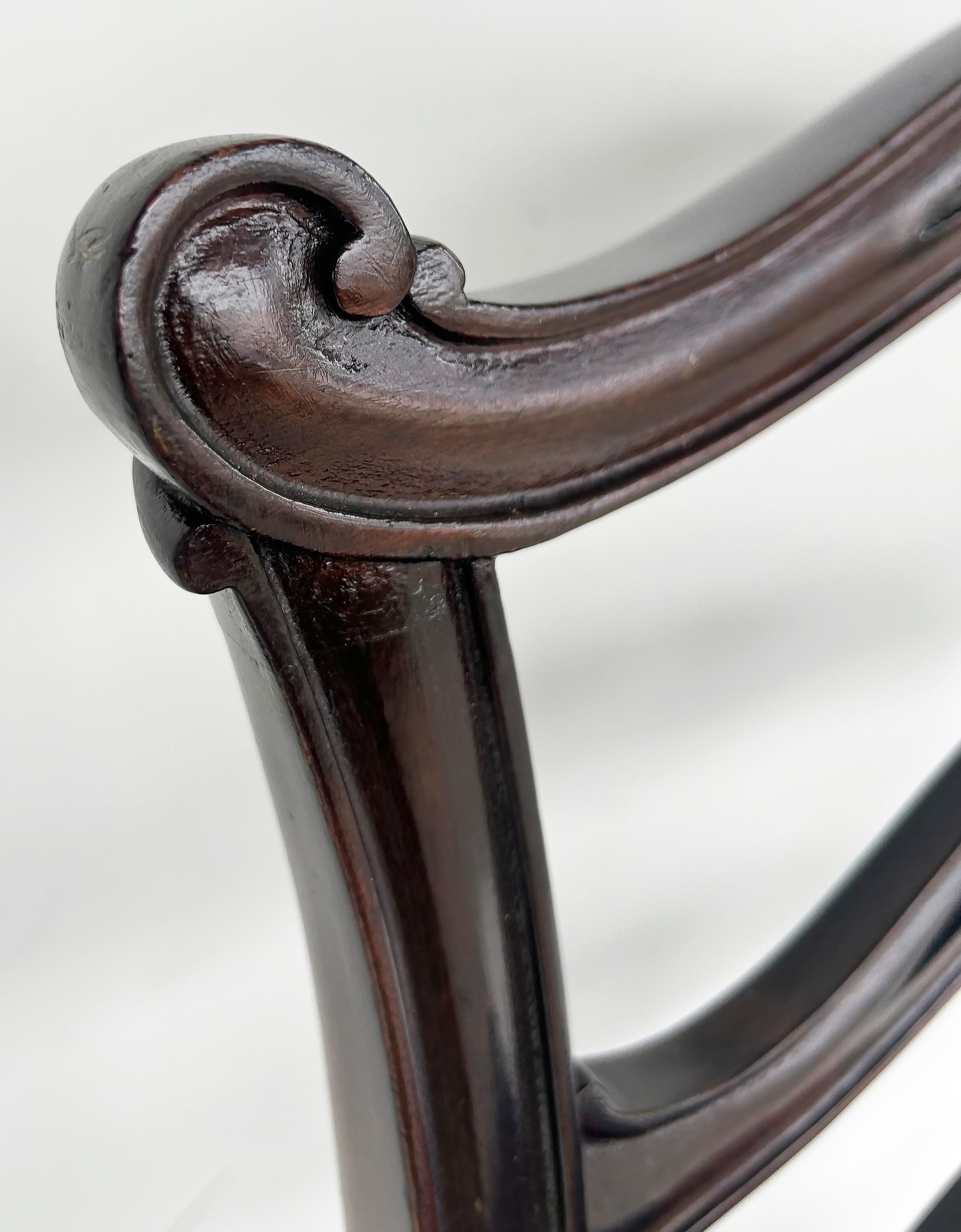 Set di 6 sedie da pranzo George III English Ladderback, rivestimento in velluto pregiato in vendita 7