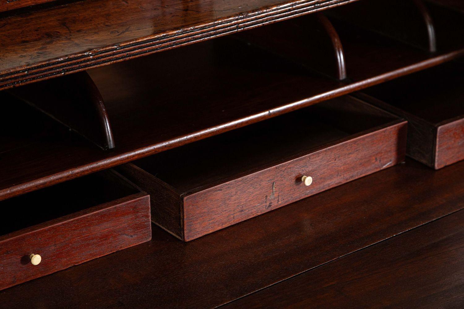 Libreria secretaire inglese in mogano smaltato di Giorgio III in vendita 7