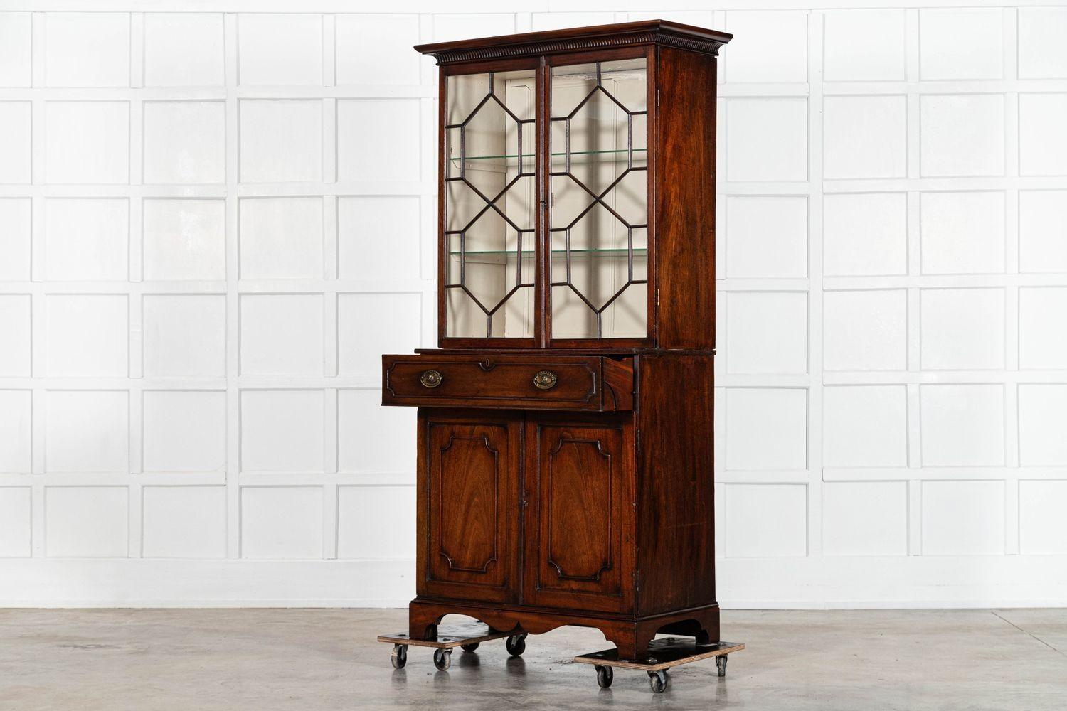 Libreria secretaire inglese in mogano smaltato di Giorgio III in vendita 1
