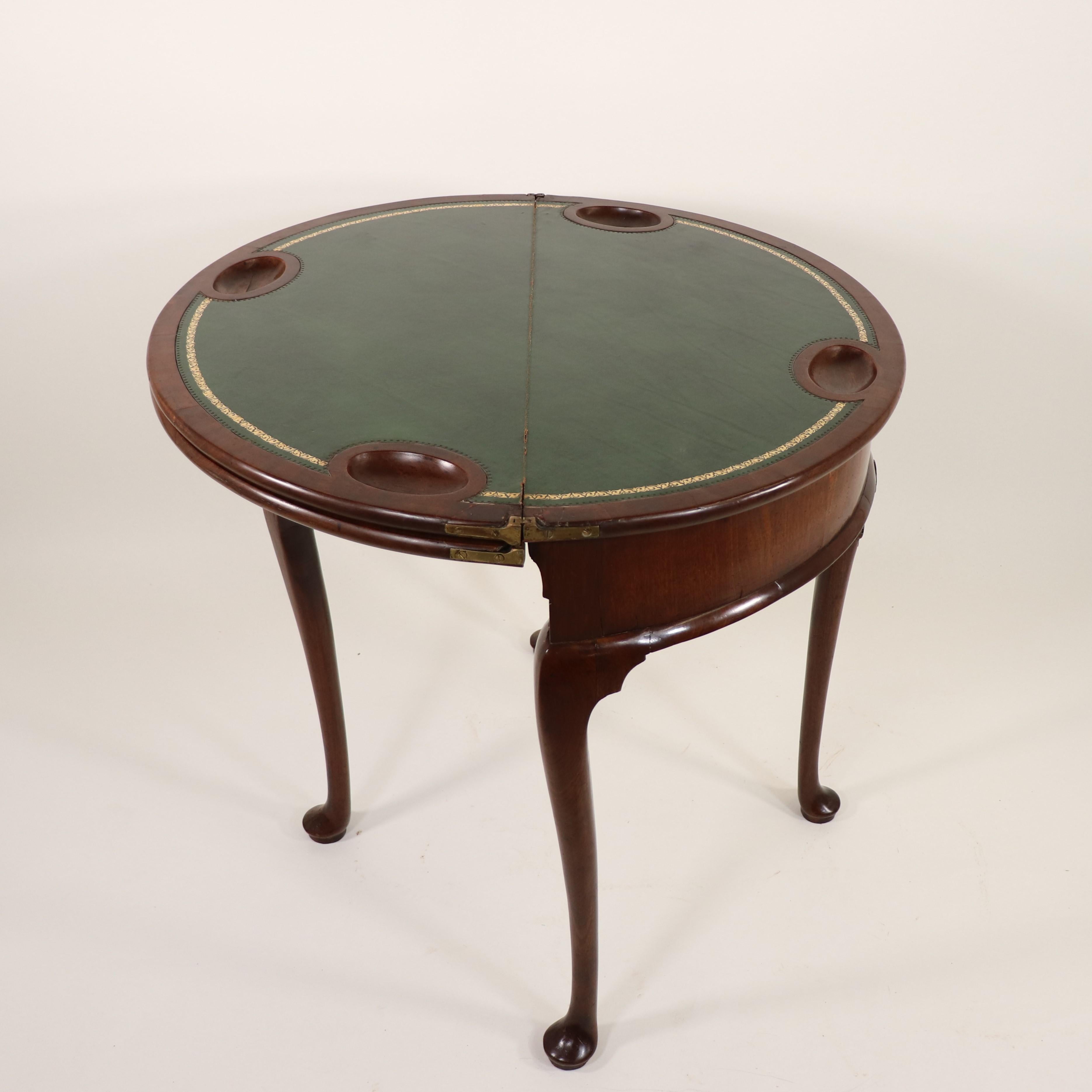 George III English Mahogany Metamorphic Demilune Console Triple Flip Game Table  In Good Condition For Sale In Chicago, IL