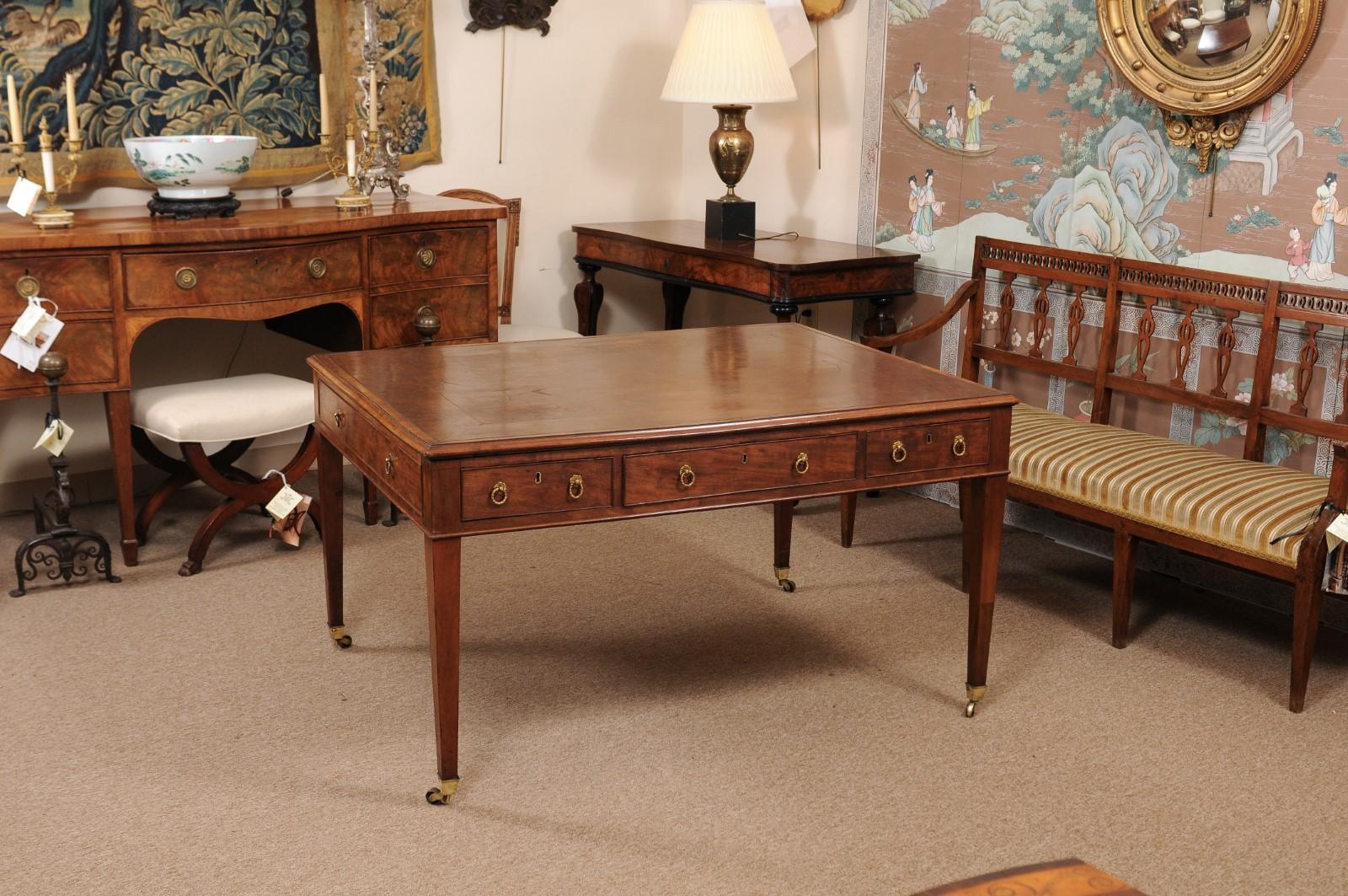 George III English Mahogany Partner's Desk/Writing Table, Early 19th Century In Good Condition In Atlanta, GA