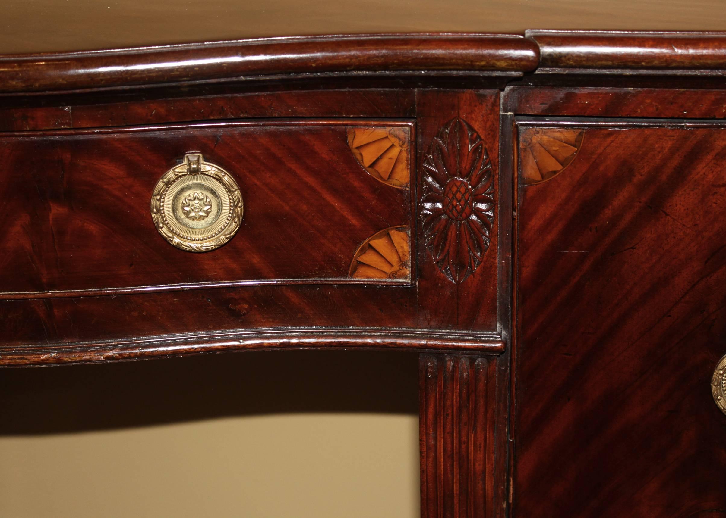 George III English Mahogany Serpentine Sideboard with Quarter Fan Inlay For Sale 1