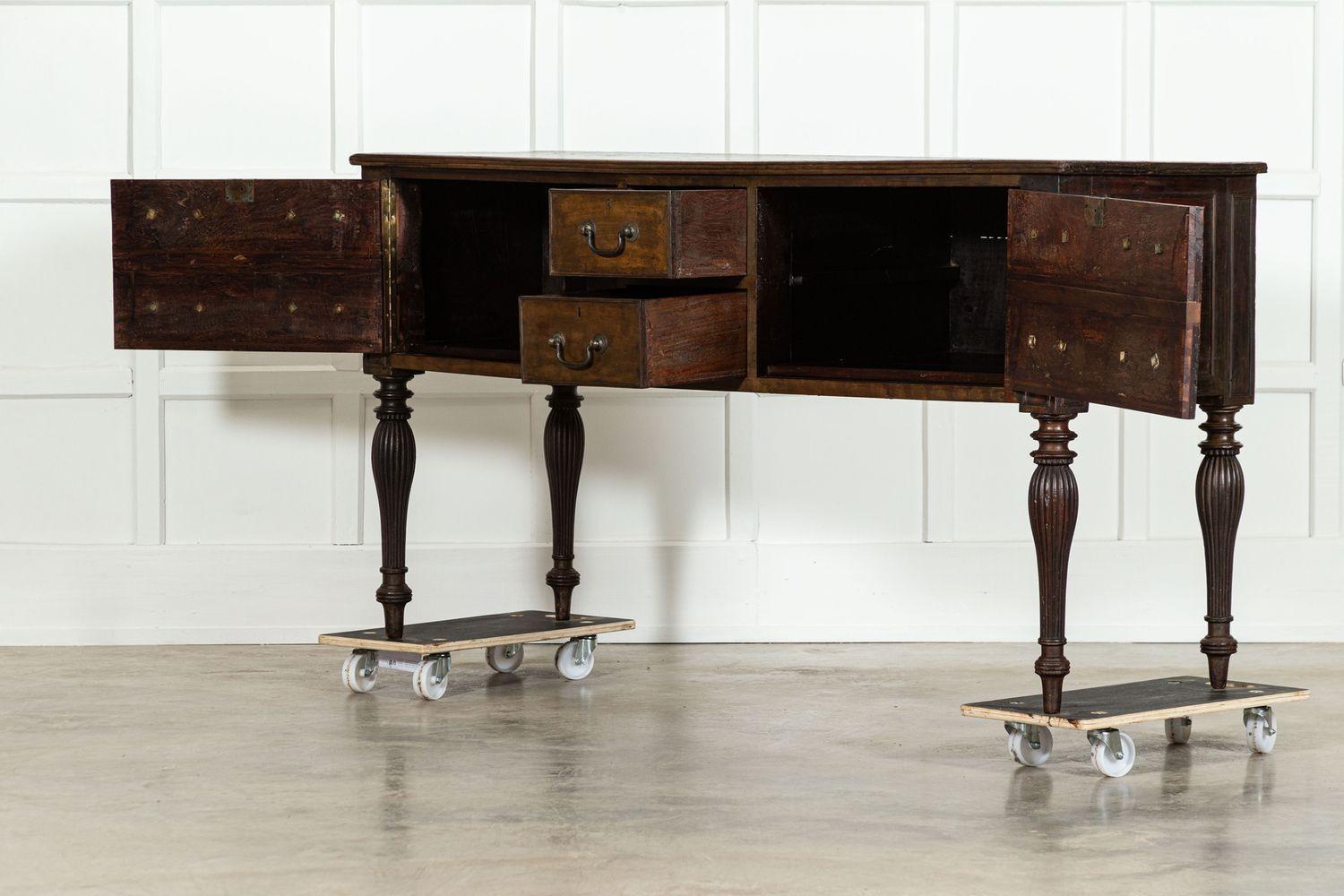 XIX secolo Base per comò George III English Oak in vendita