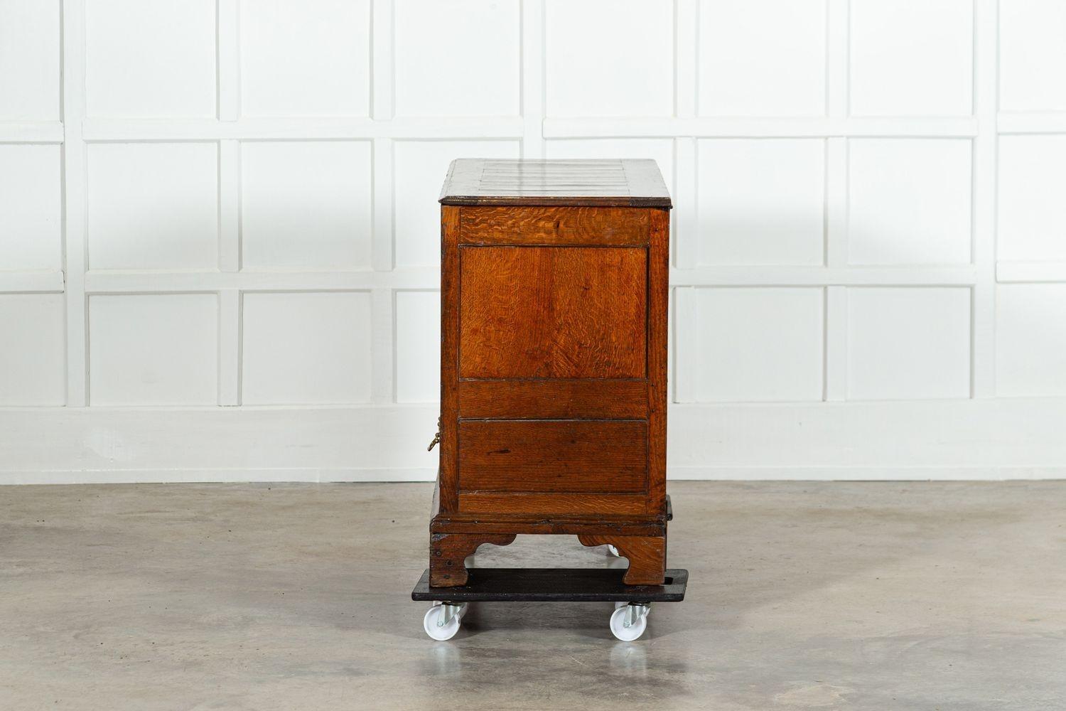 Cassapanca in Oak inglese di Giorgio III in vendita 2