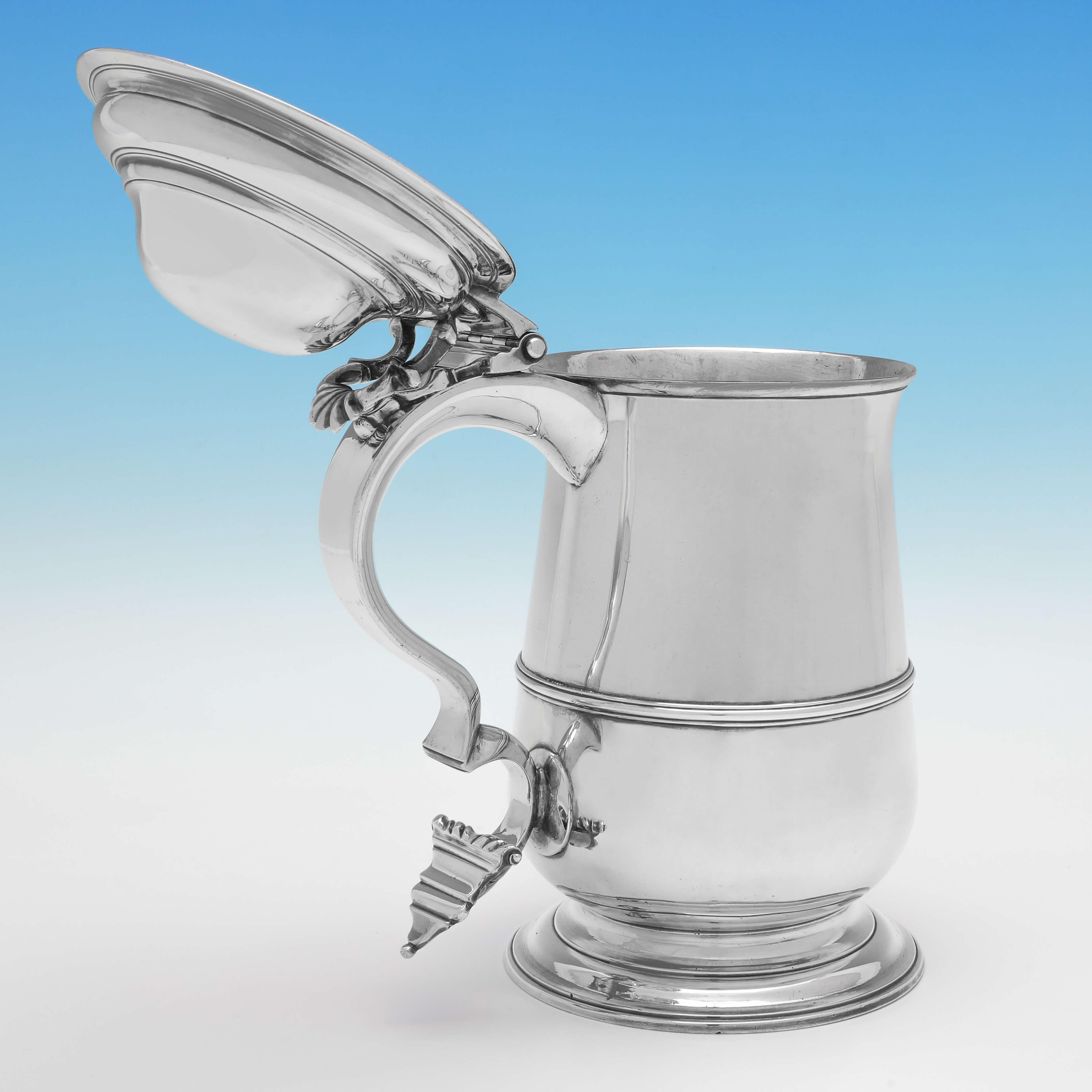 George III English Sterling Silver Tankard - London 1772 - William Plummer For Sale 1